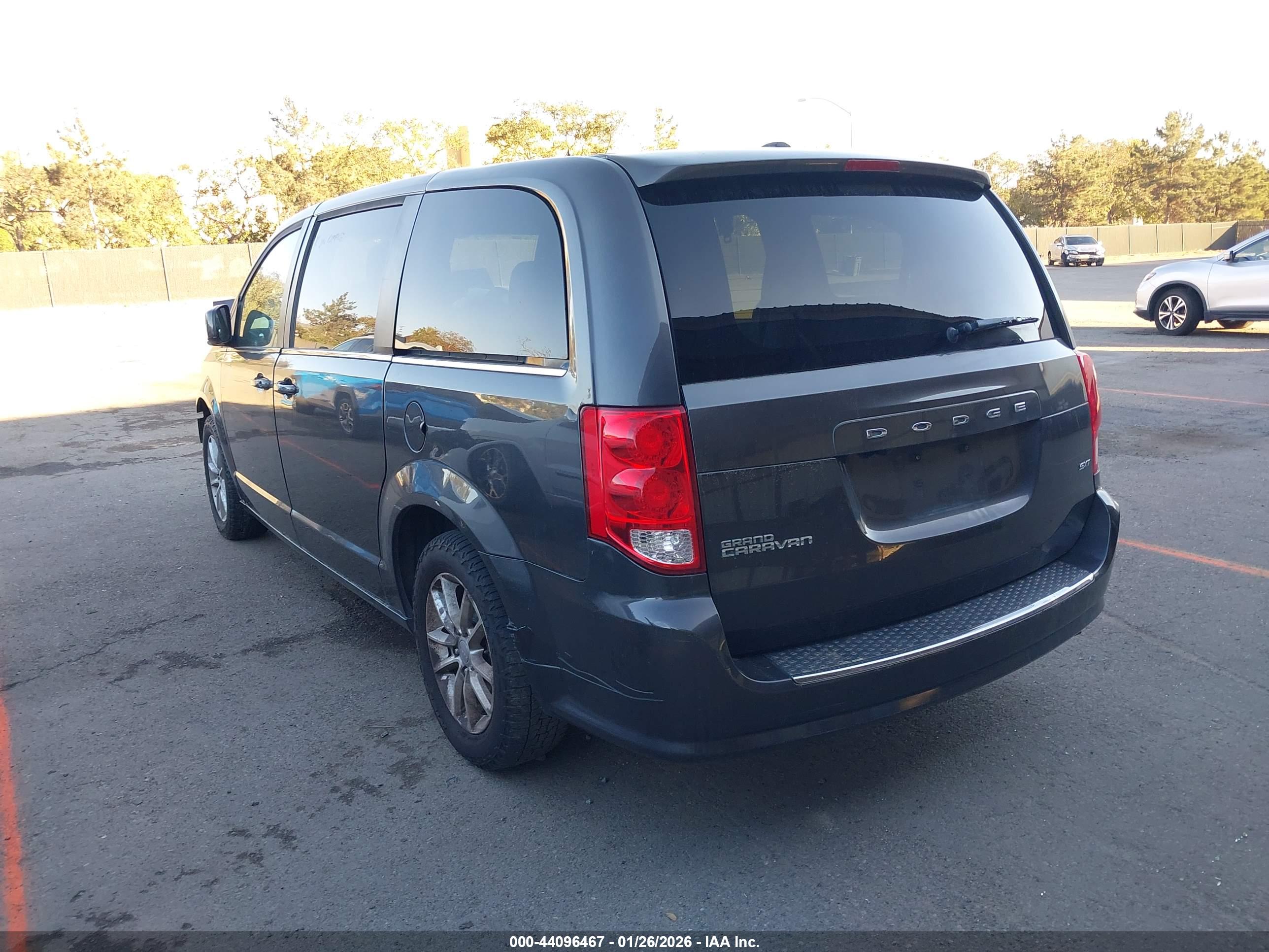 DODGE GRAND image 3
