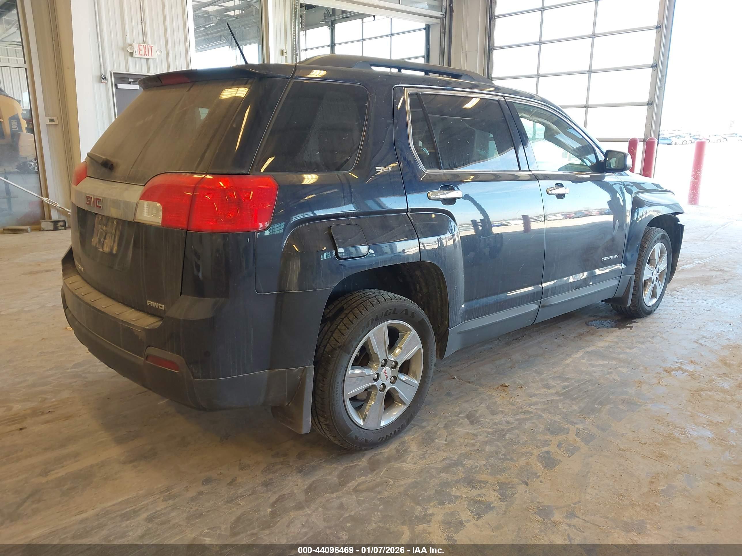 GMC TERRAIN image 4