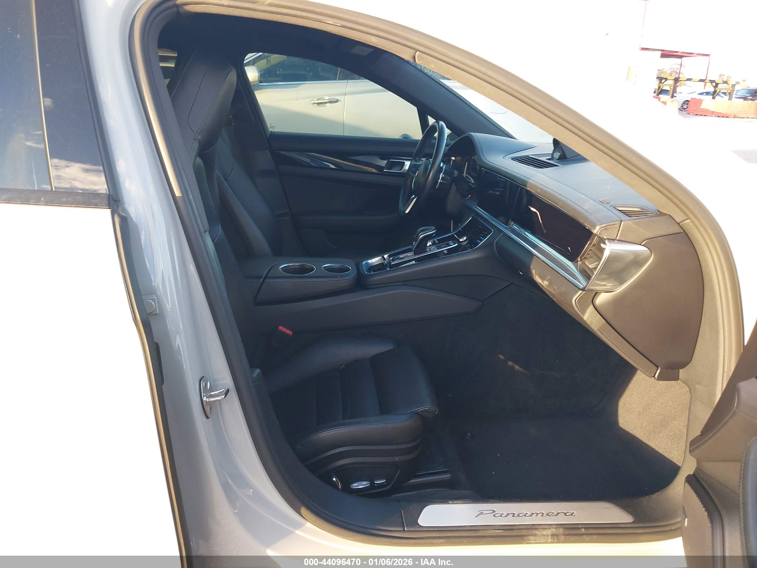 PORSCHE PANAMERA image 5