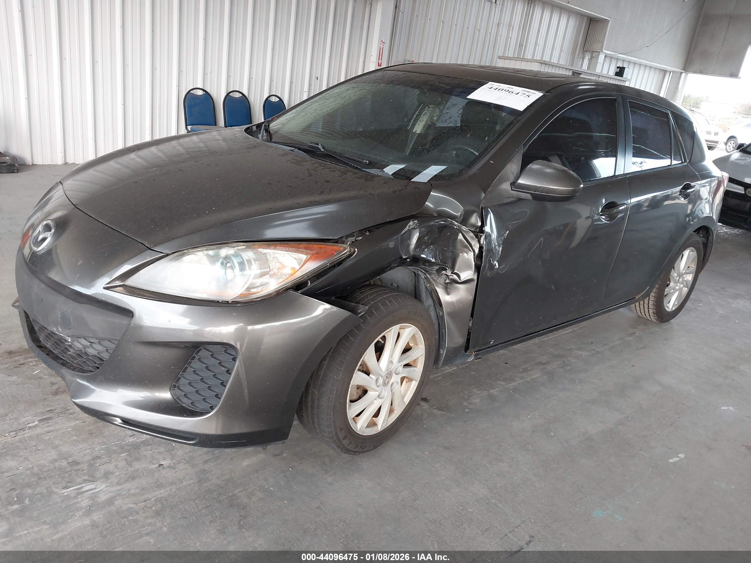 MAZDA MAZDA3 image 2