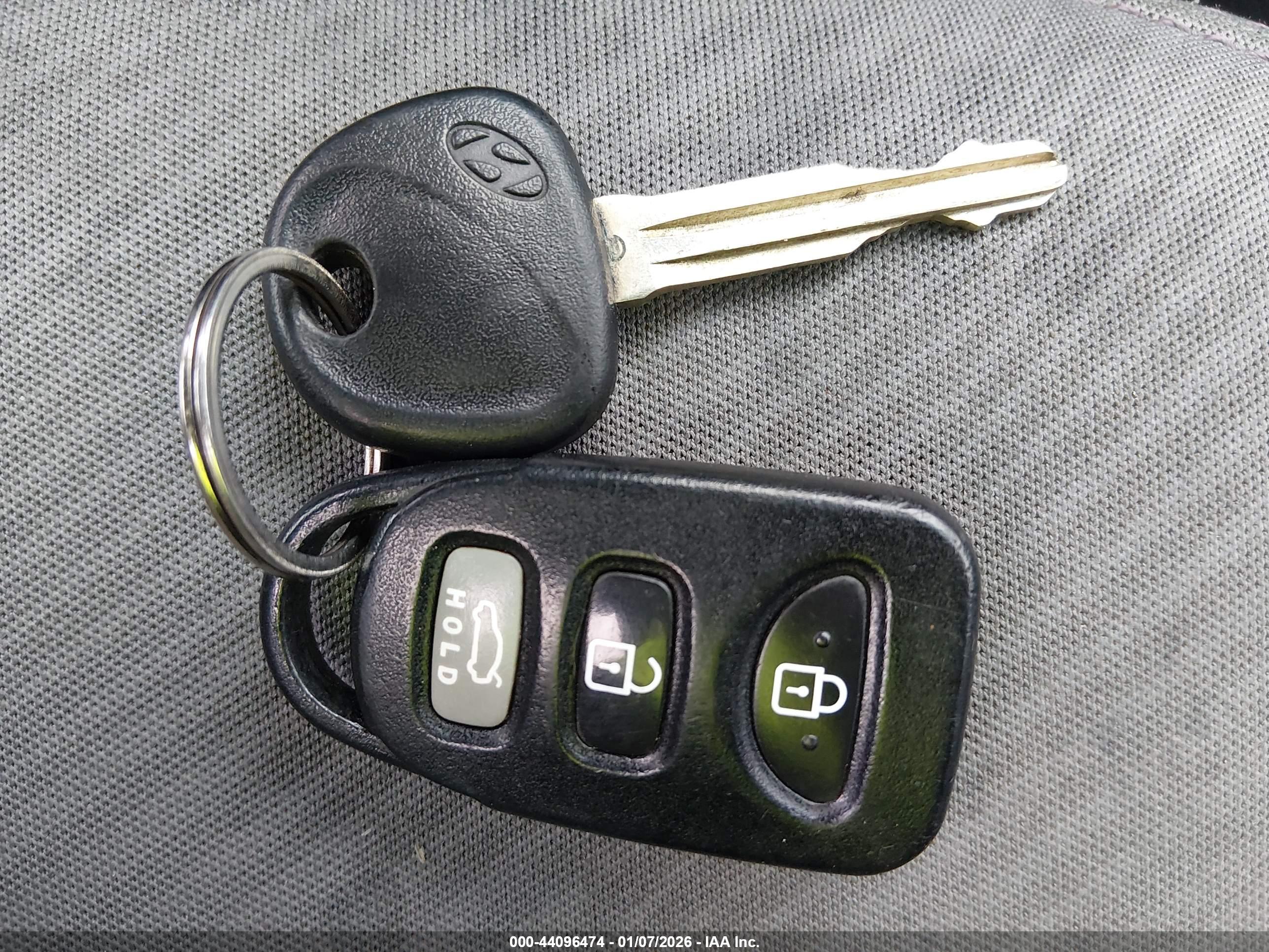 HYUNDAI ELANTRA image 11