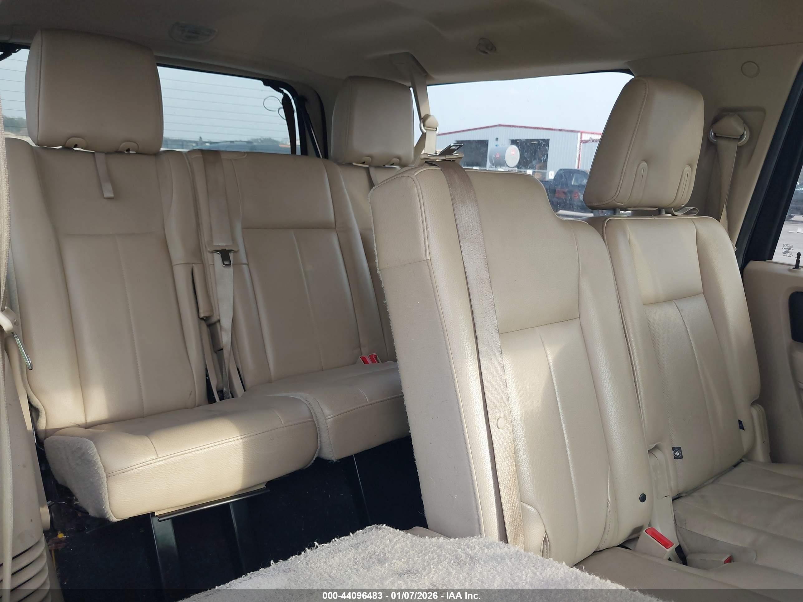 FORD EXPEDITION image 8