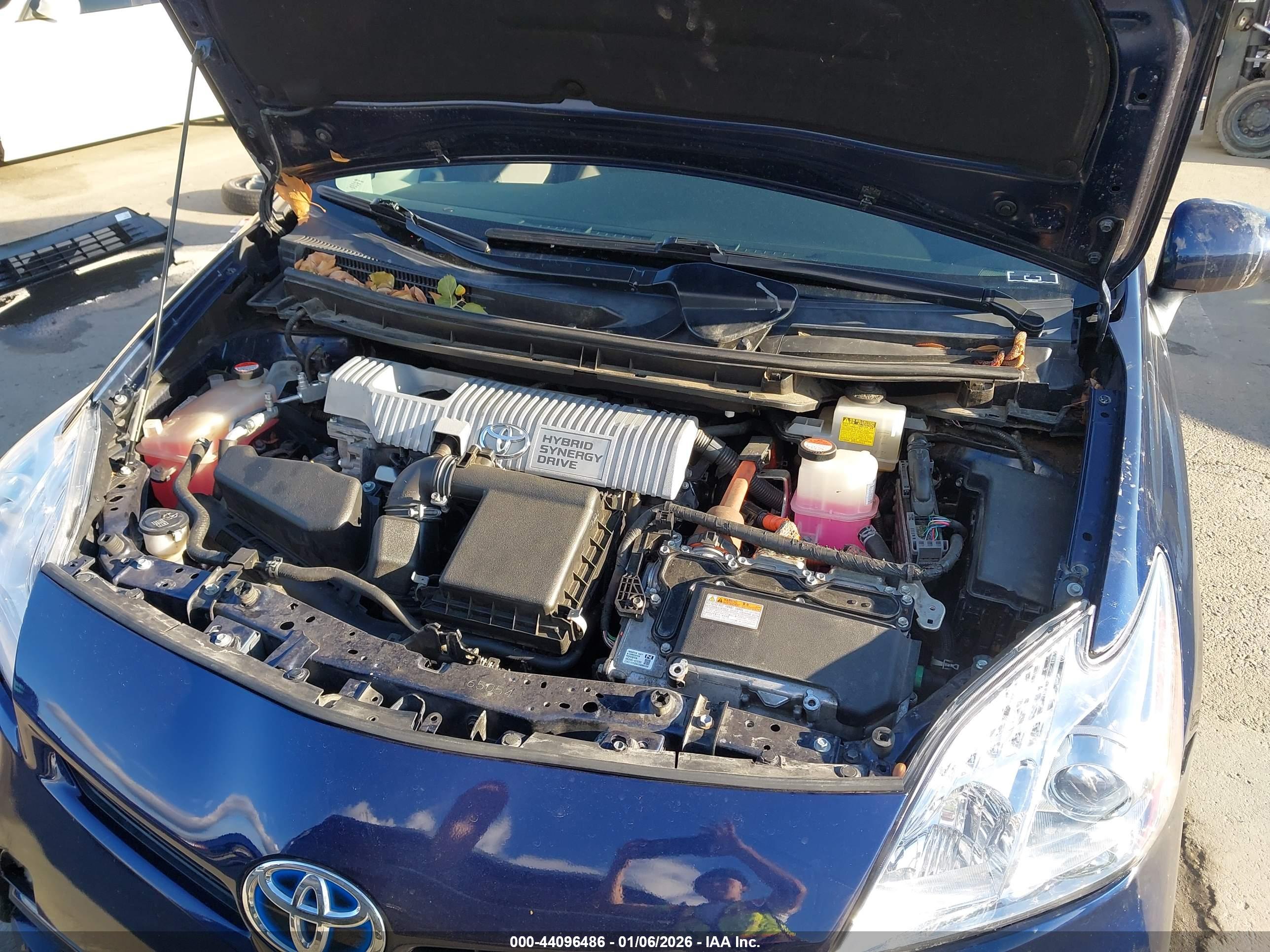 TOYOTA PRIUS image 10