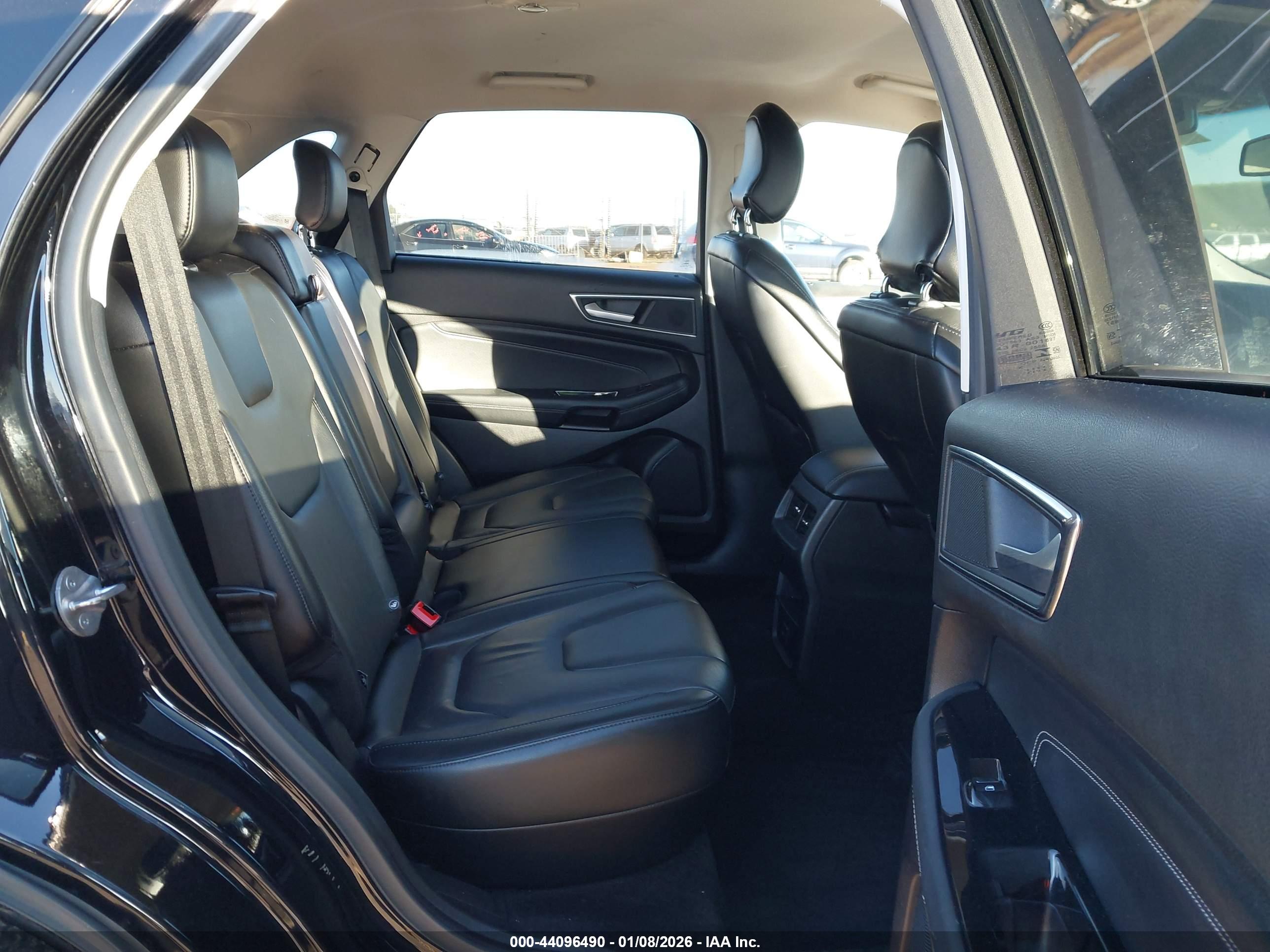 FORD EDGE image 8