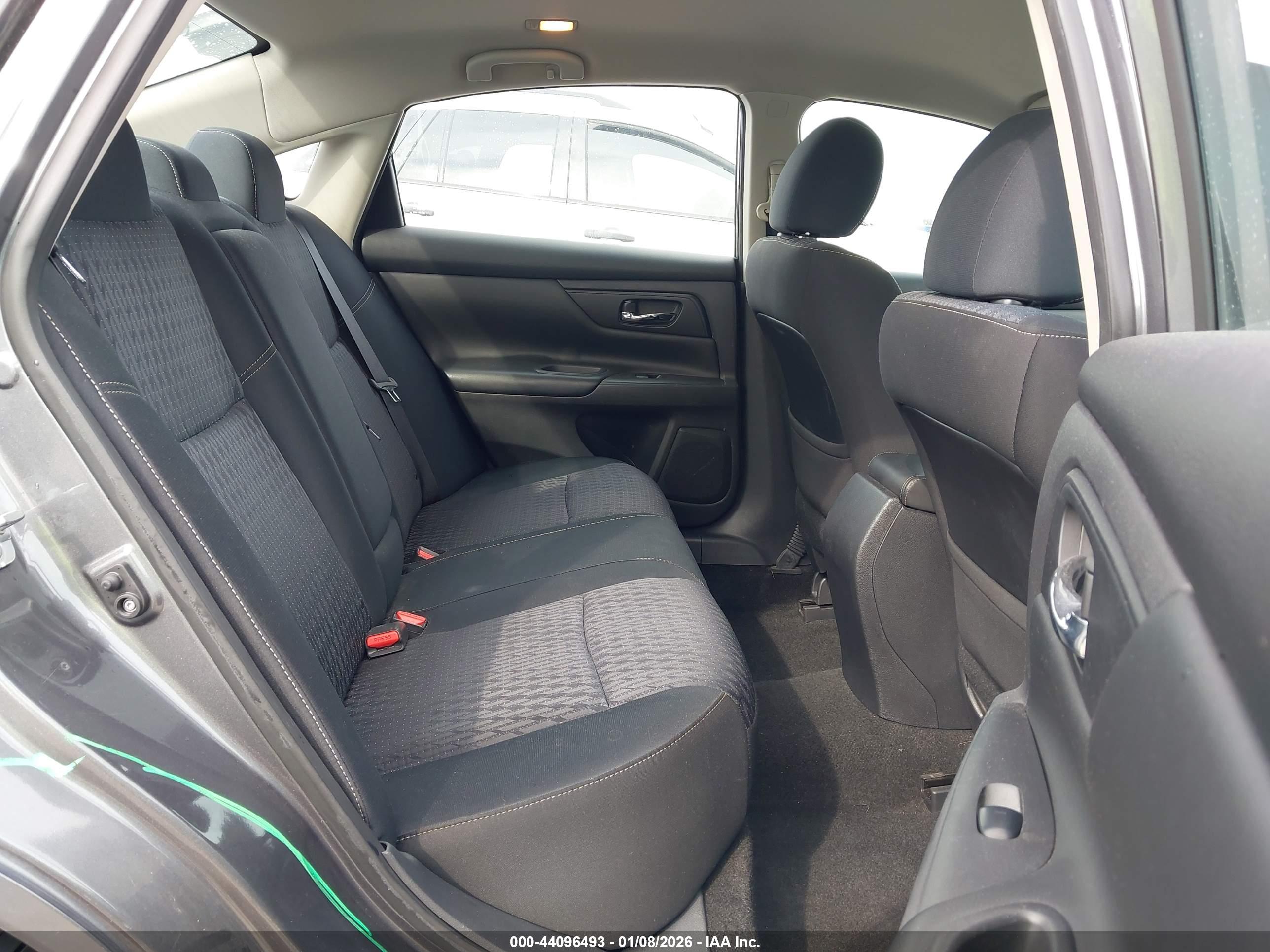 NISSAN ALTIMA image 8