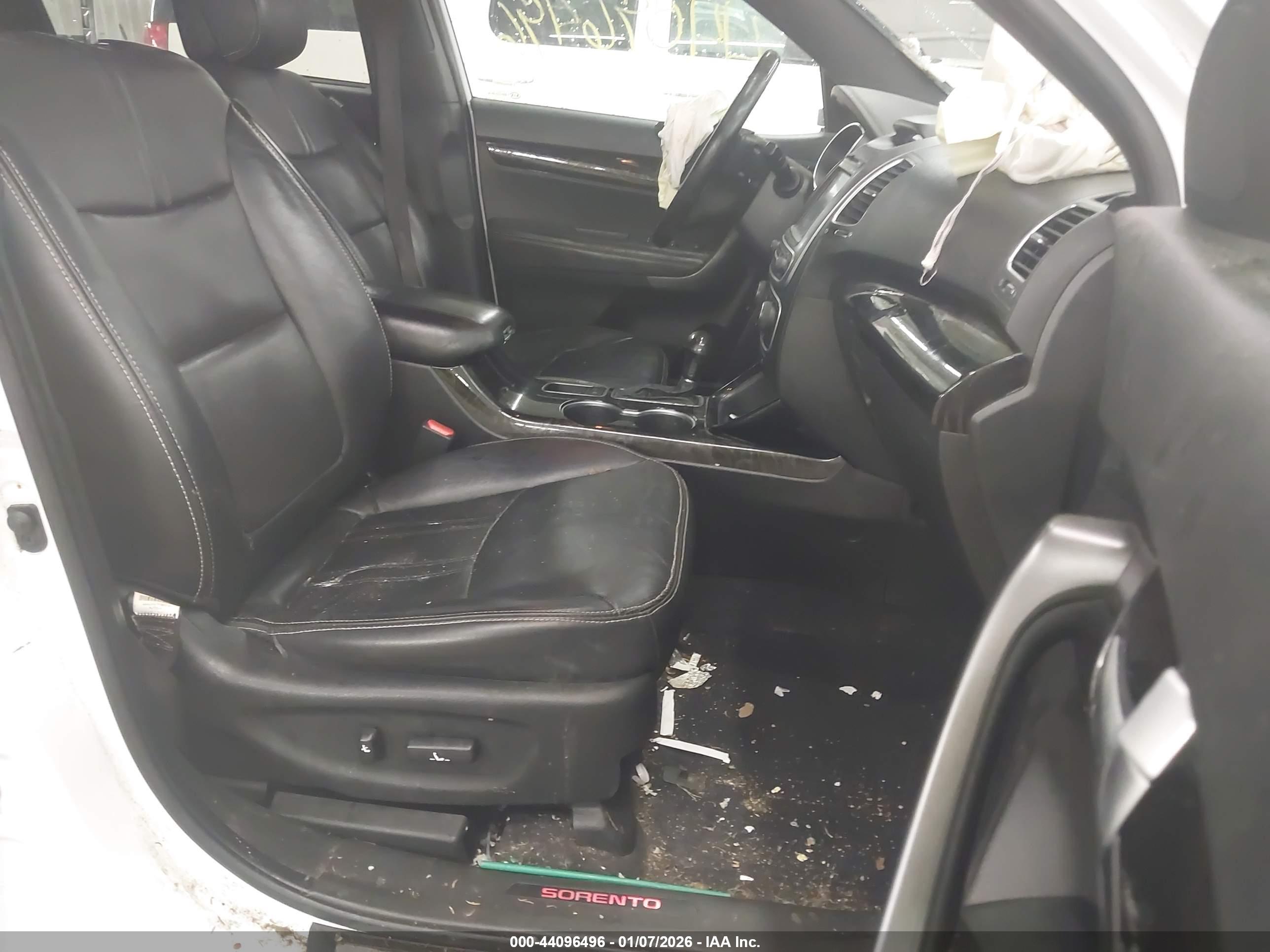KIA SORENTO image 5