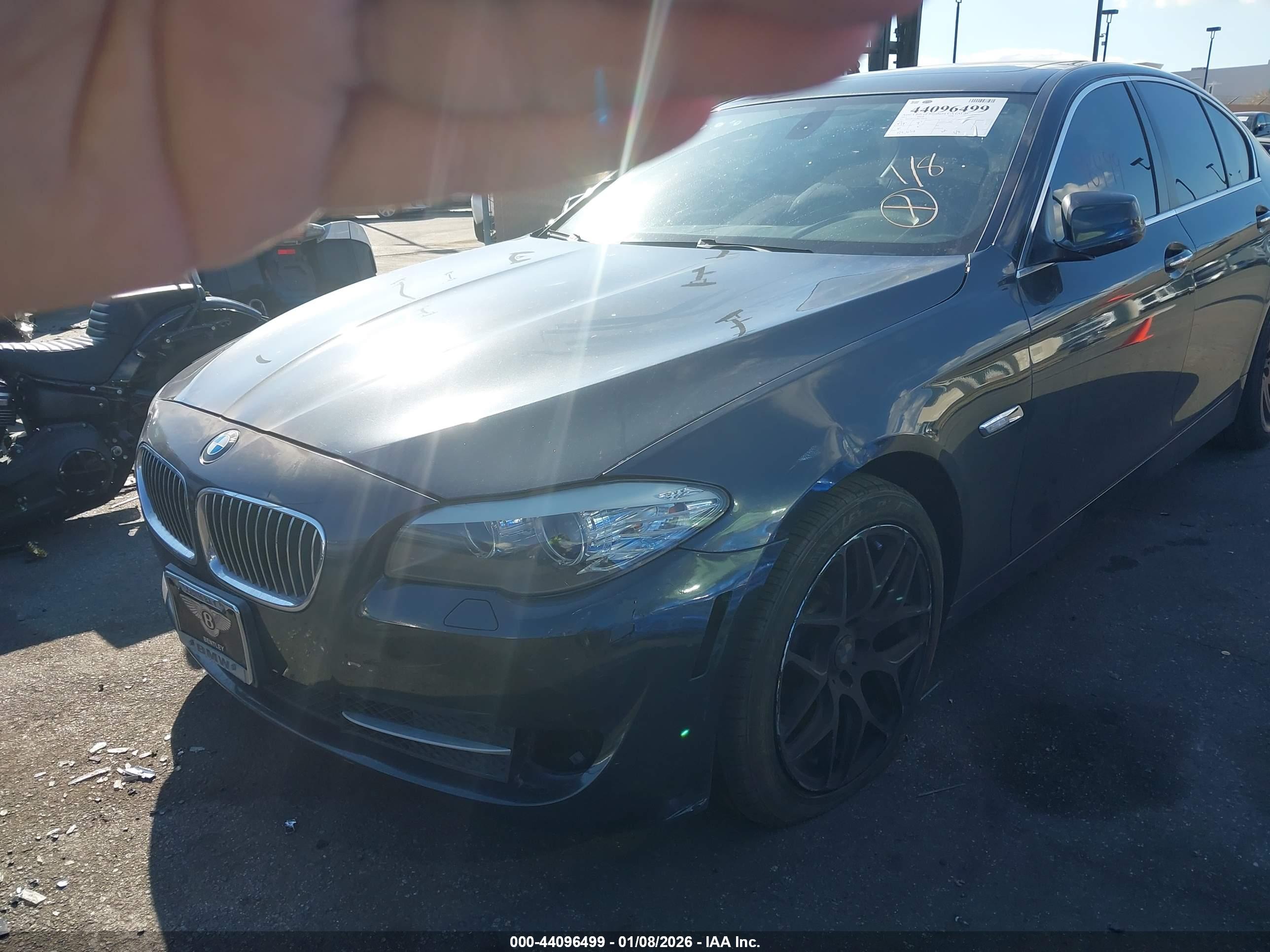 BMW 528I image 6