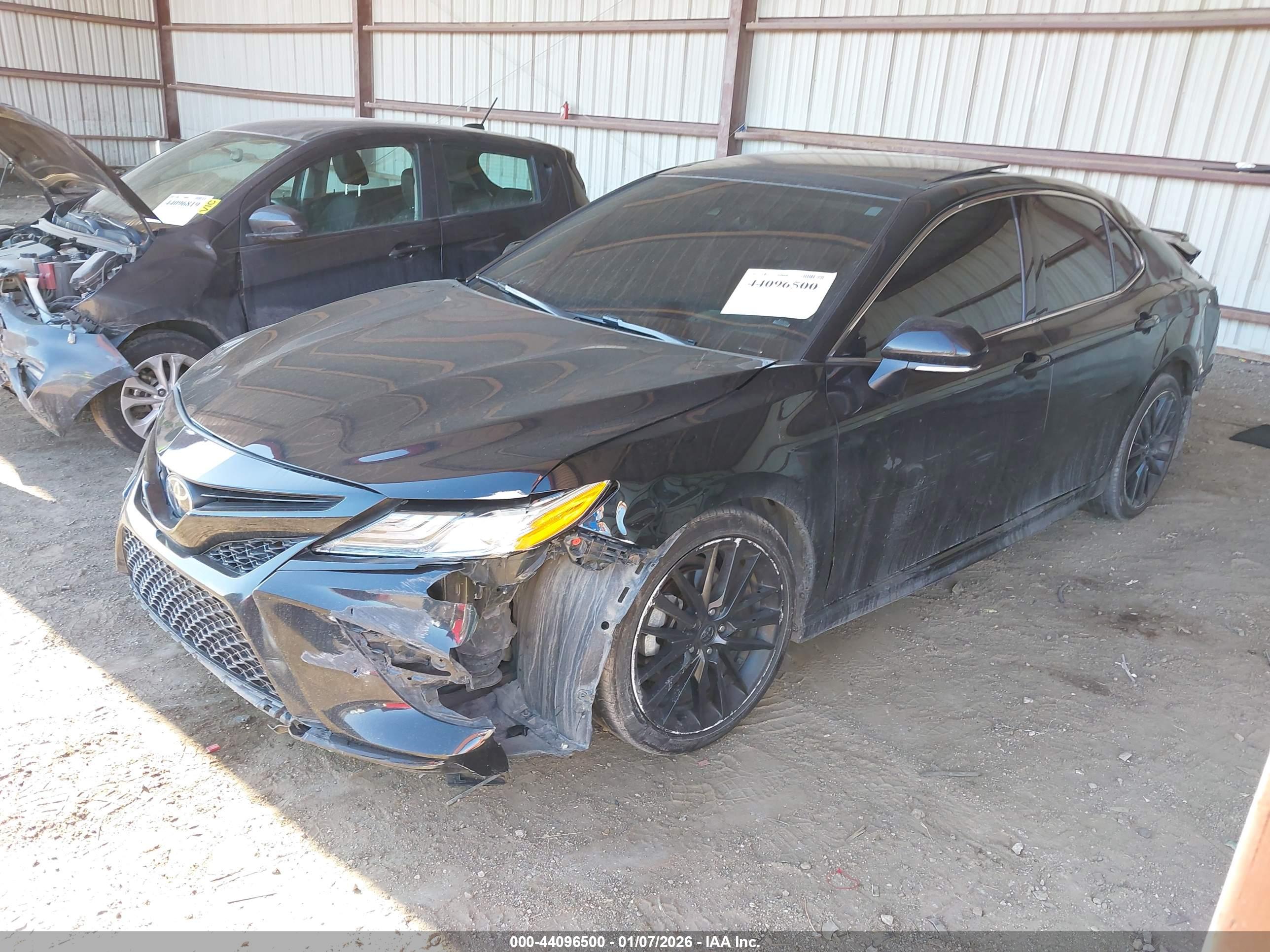 TOYOTA CAMRY image 2