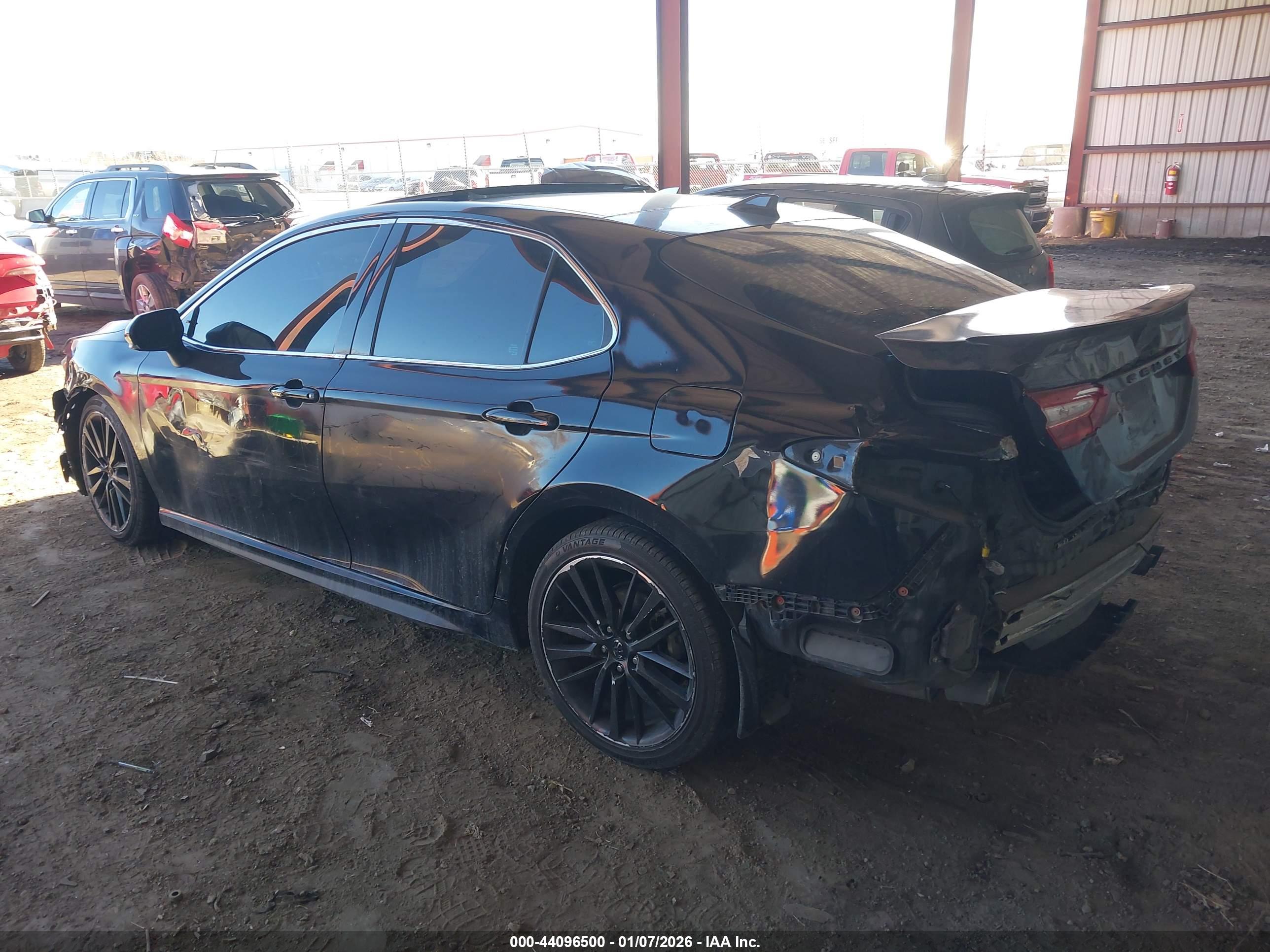 TOYOTA CAMRY image 3