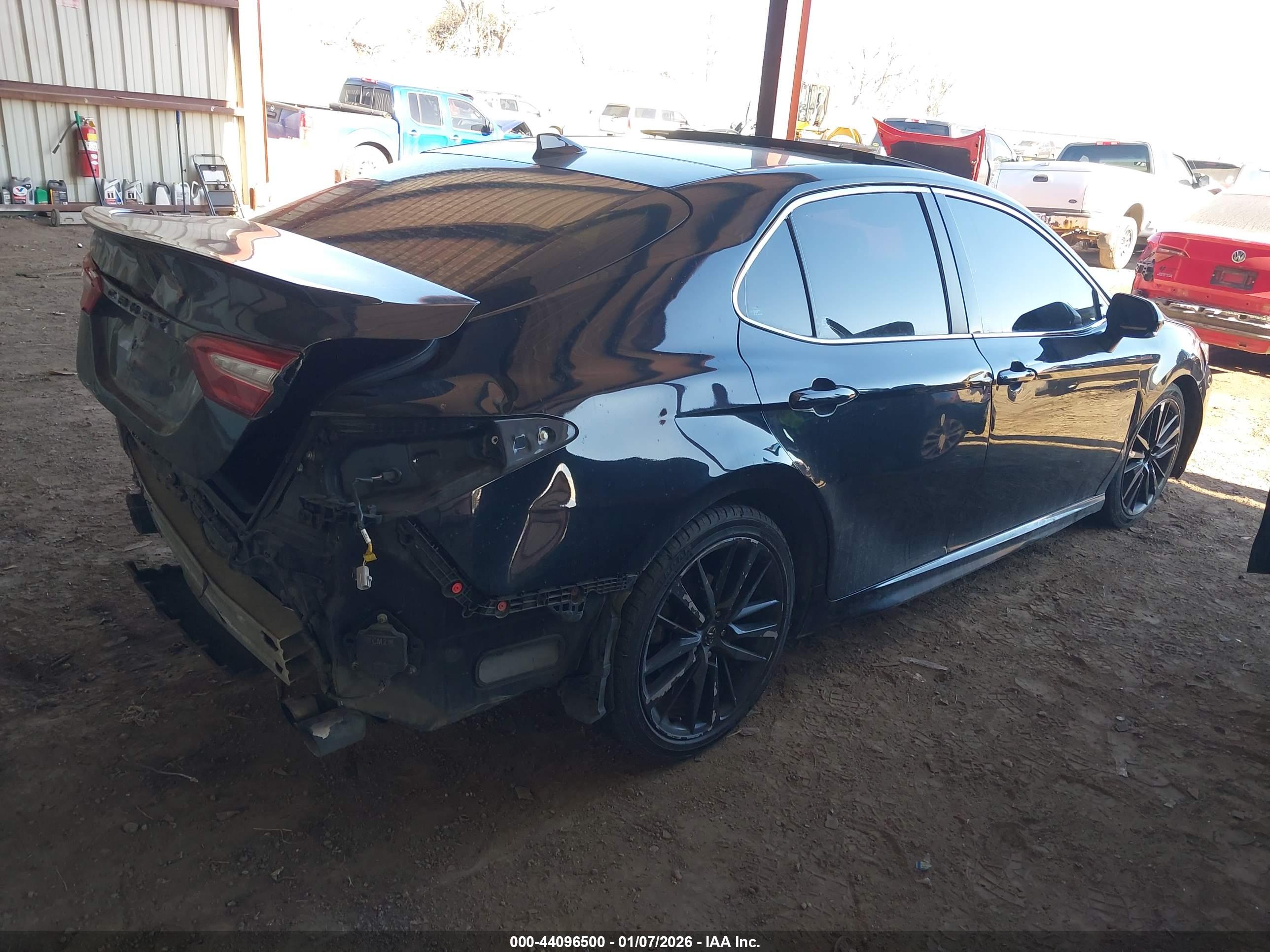 TOYOTA CAMRY image 4