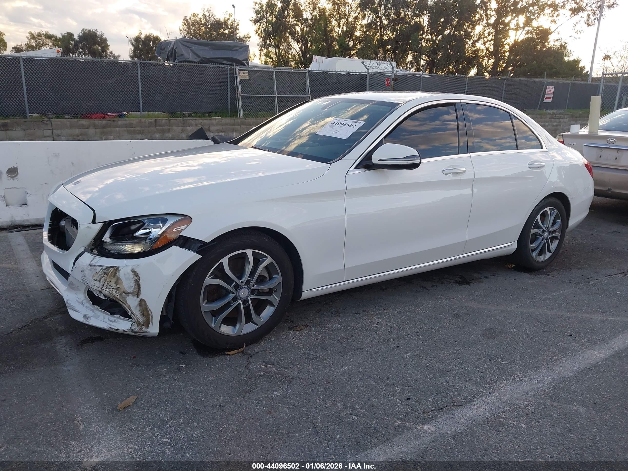 MERCEDES-BENZ C image 2