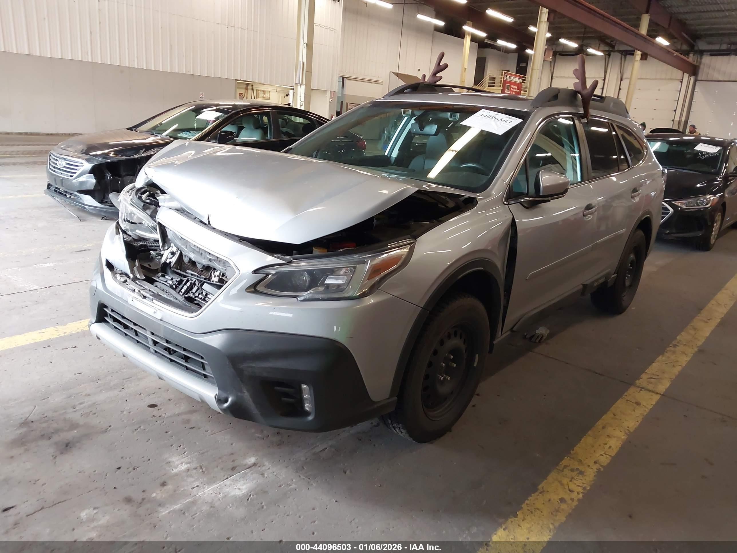 SUBARU OUTBACK image 2