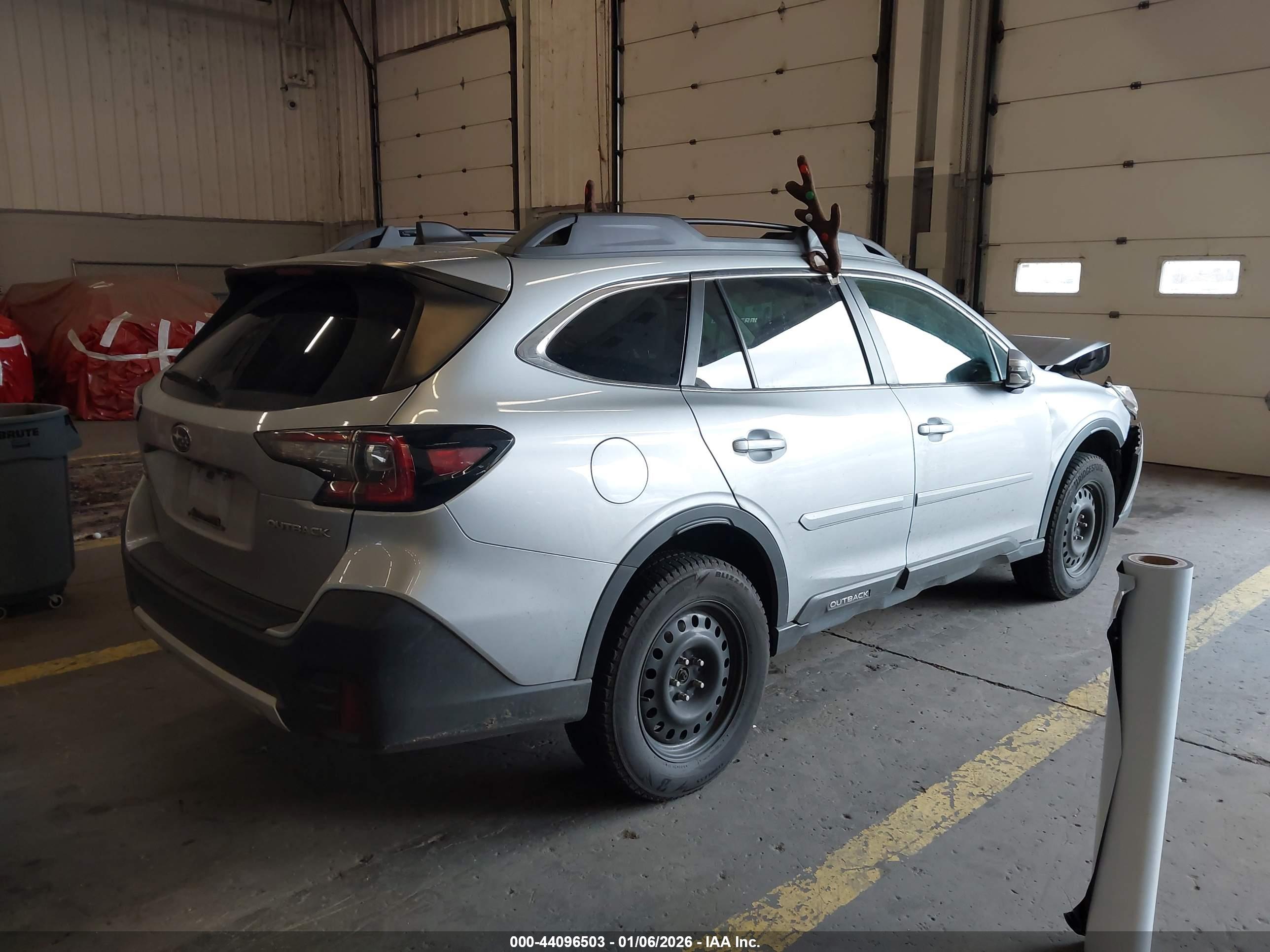 SUBARU OUTBACK image 4