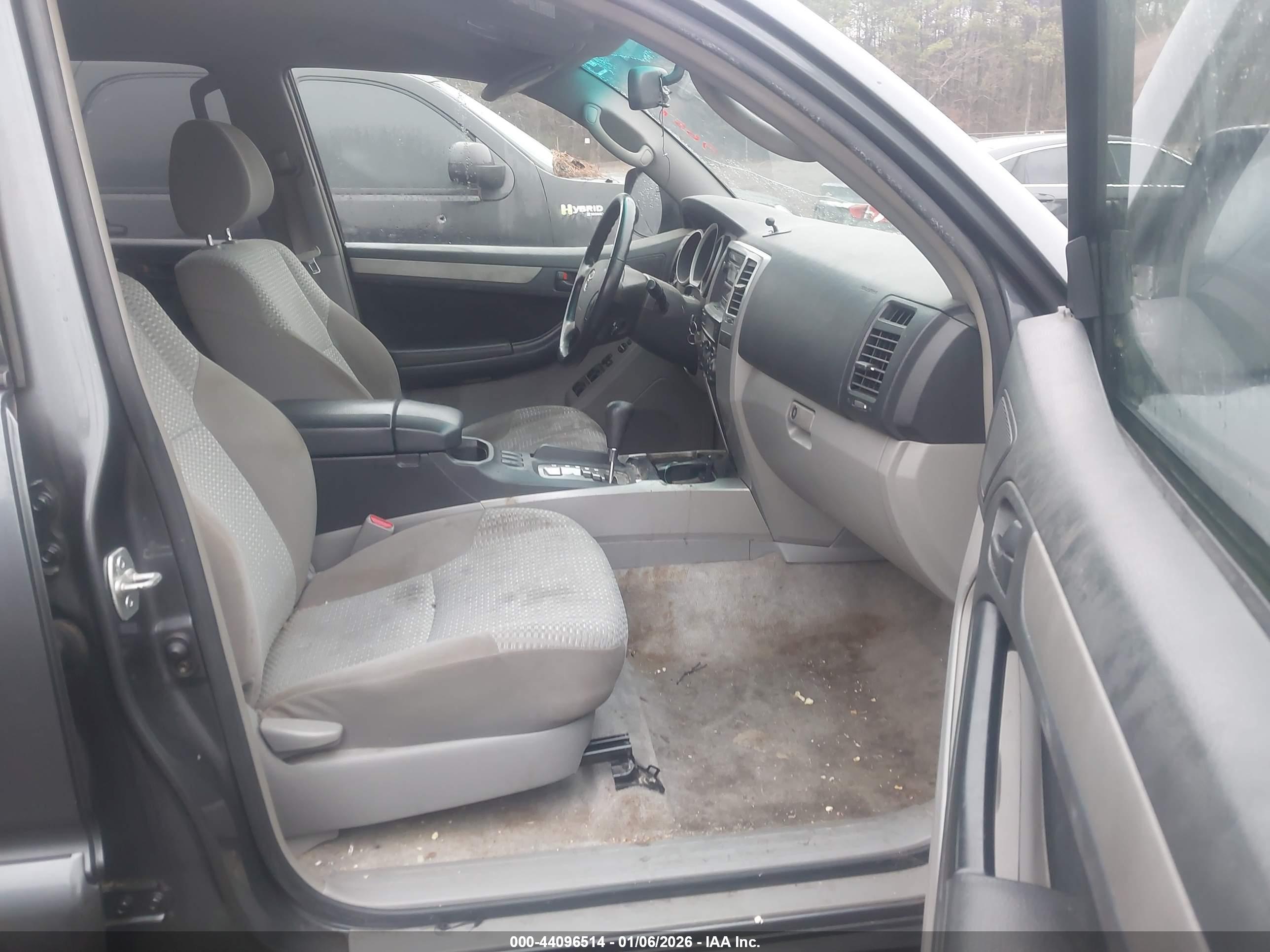 TOYOTA 4RUNNER image 5