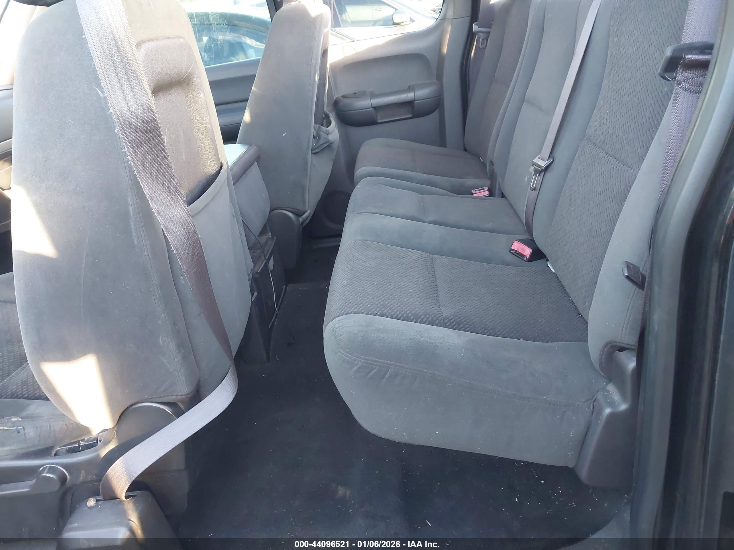CHEVROLET SILVERADO image 8