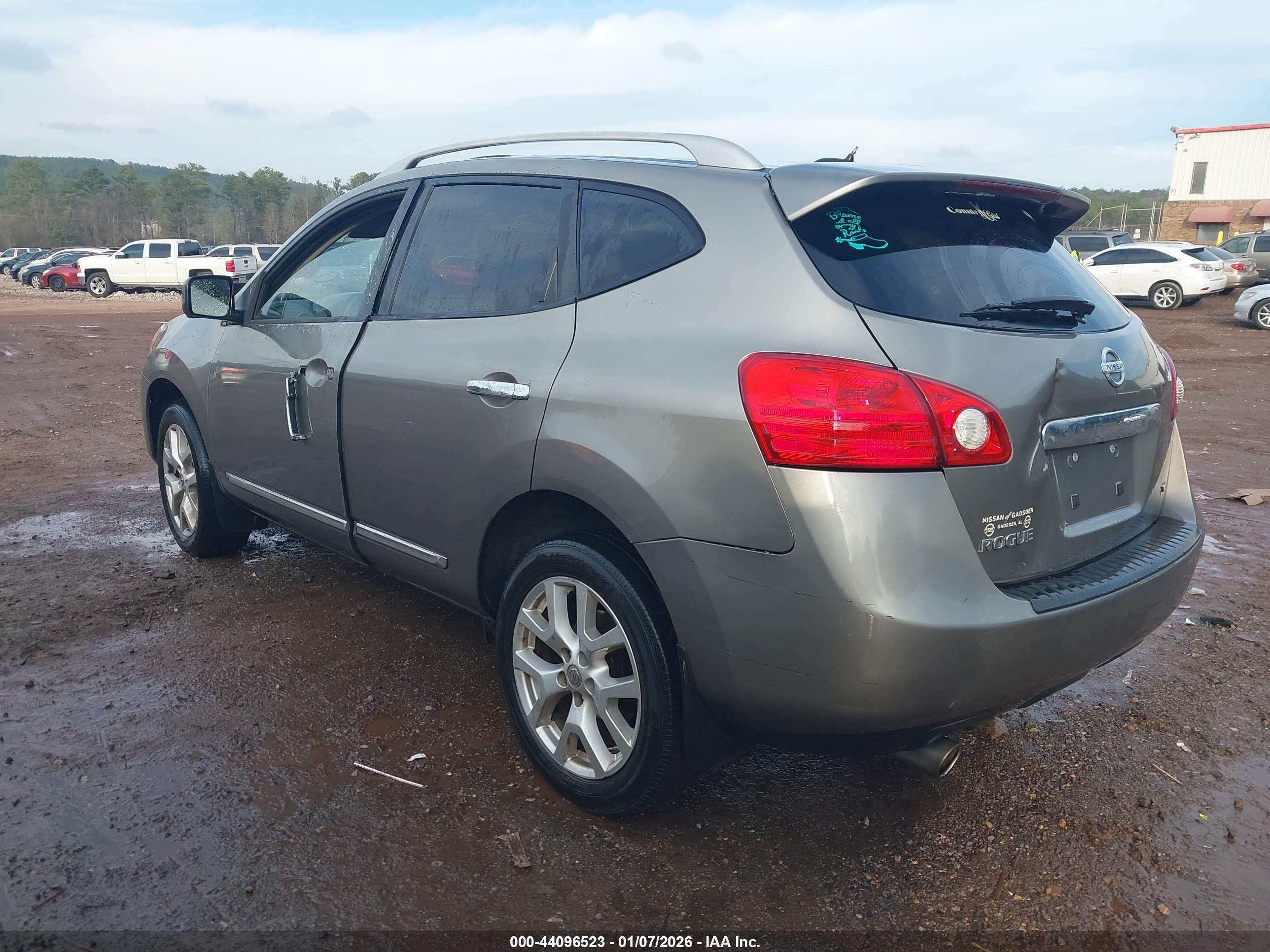 NISSAN ROGUE image 3