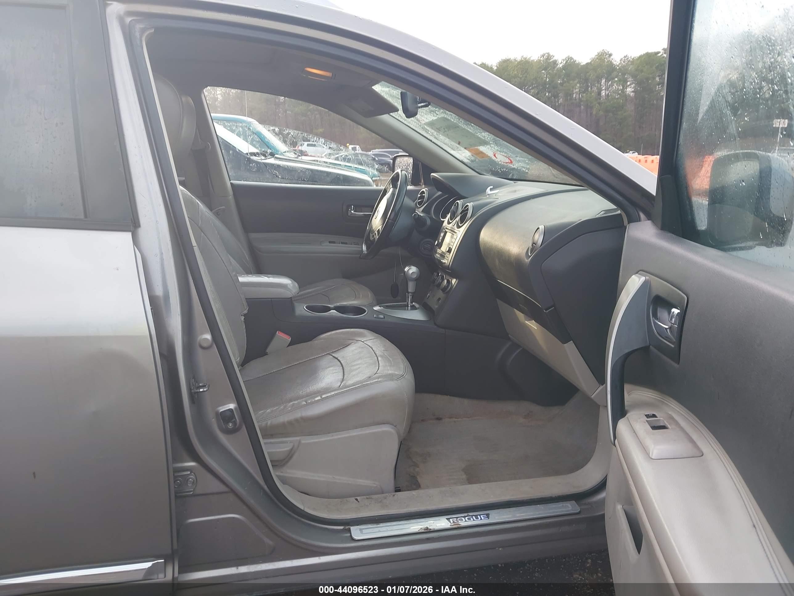 NISSAN ROGUE image 5