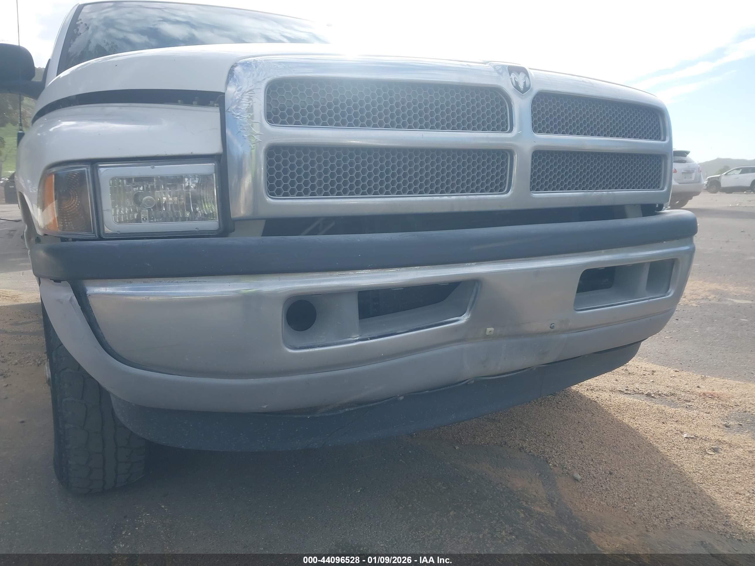 DODGE RAM image 6