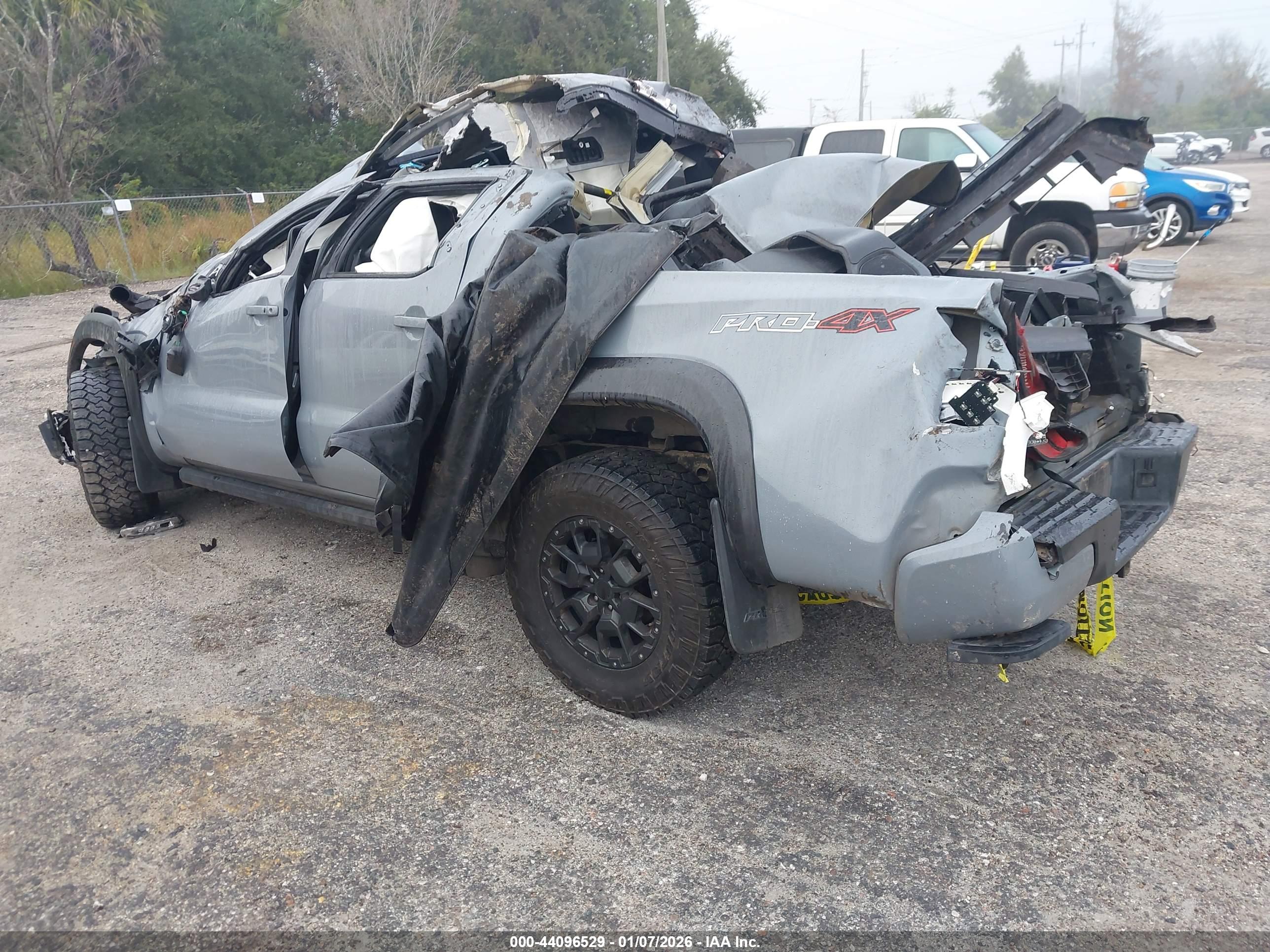 NISSAN FRONTIER image 3