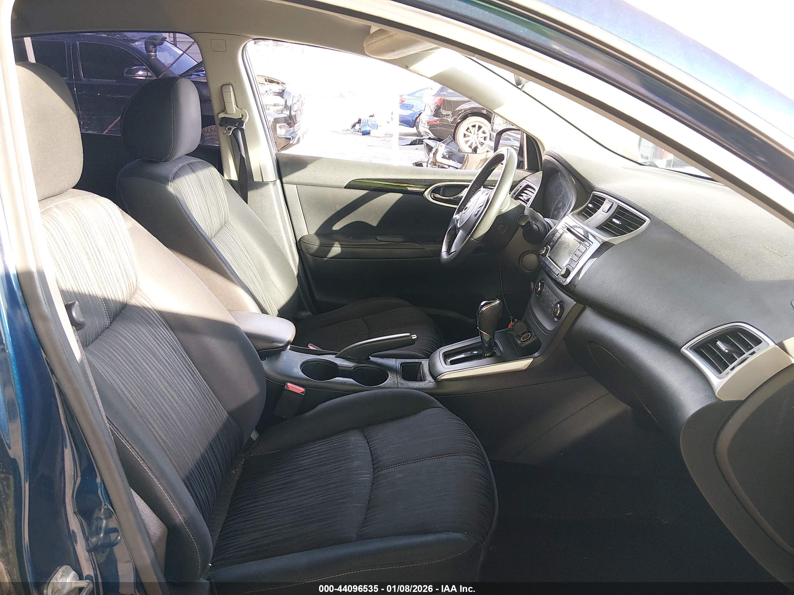 NISSAN SENTRA image 5