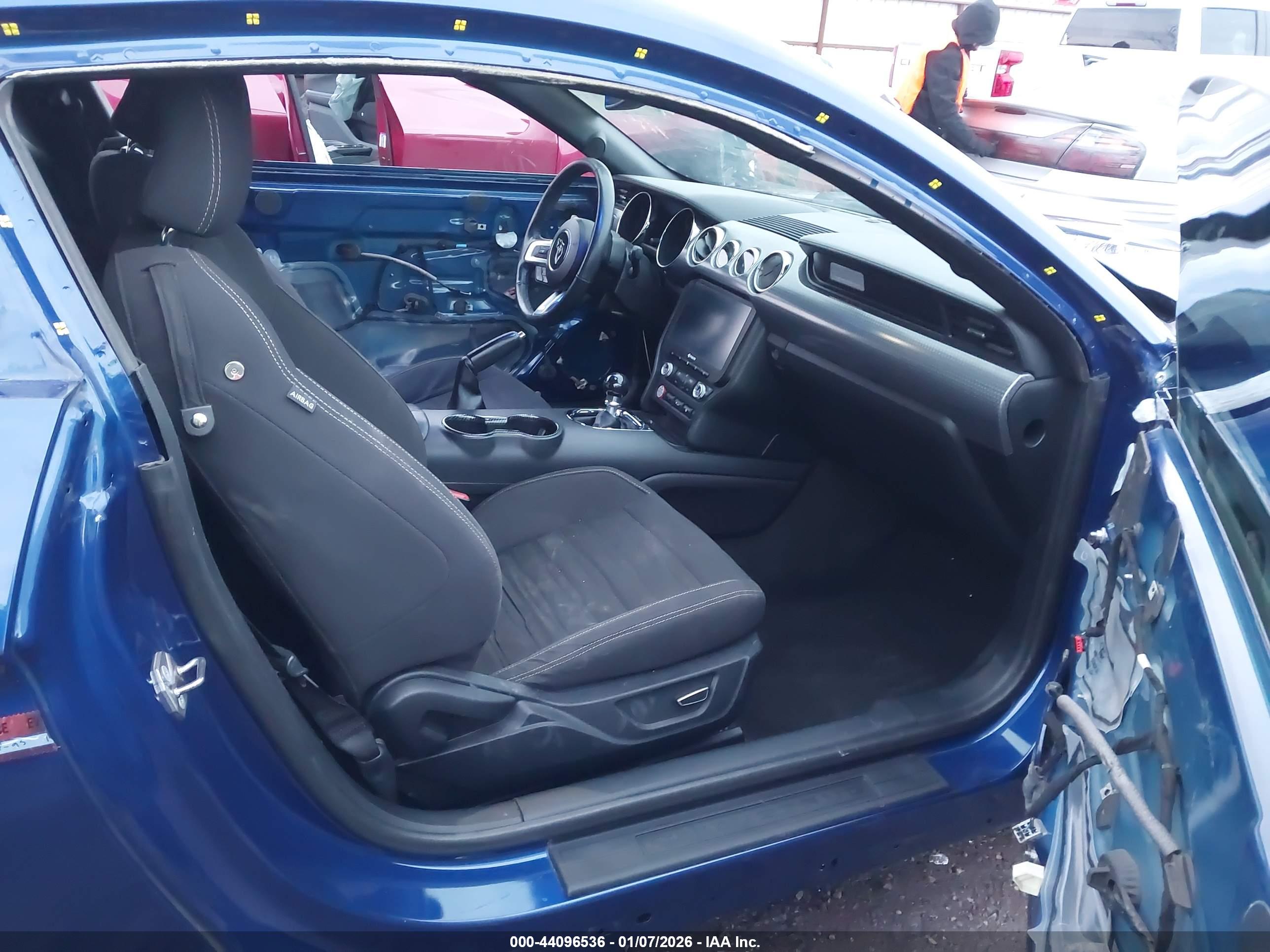 FORD MUSTANG image 5