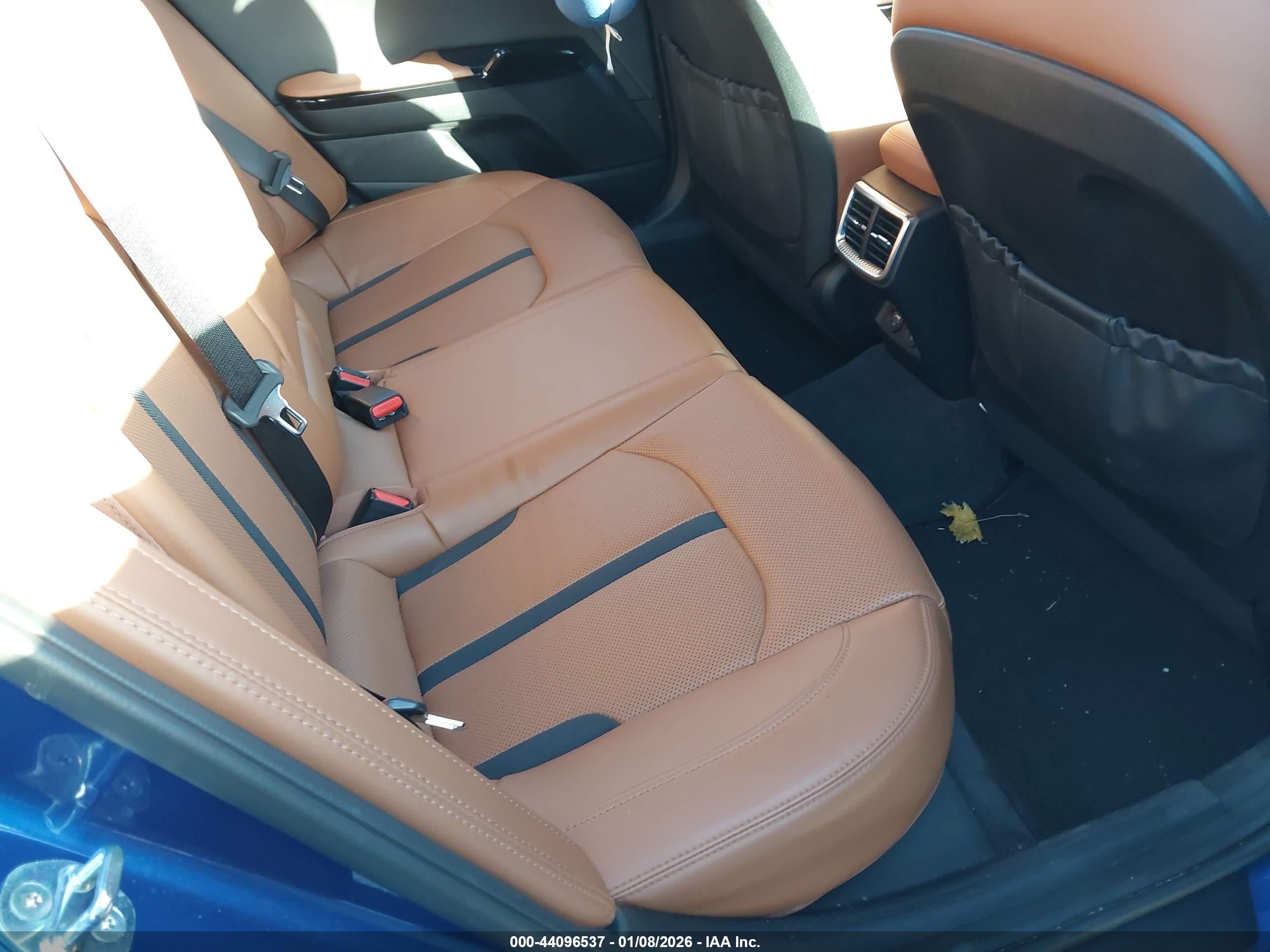 KIA K5 image 8