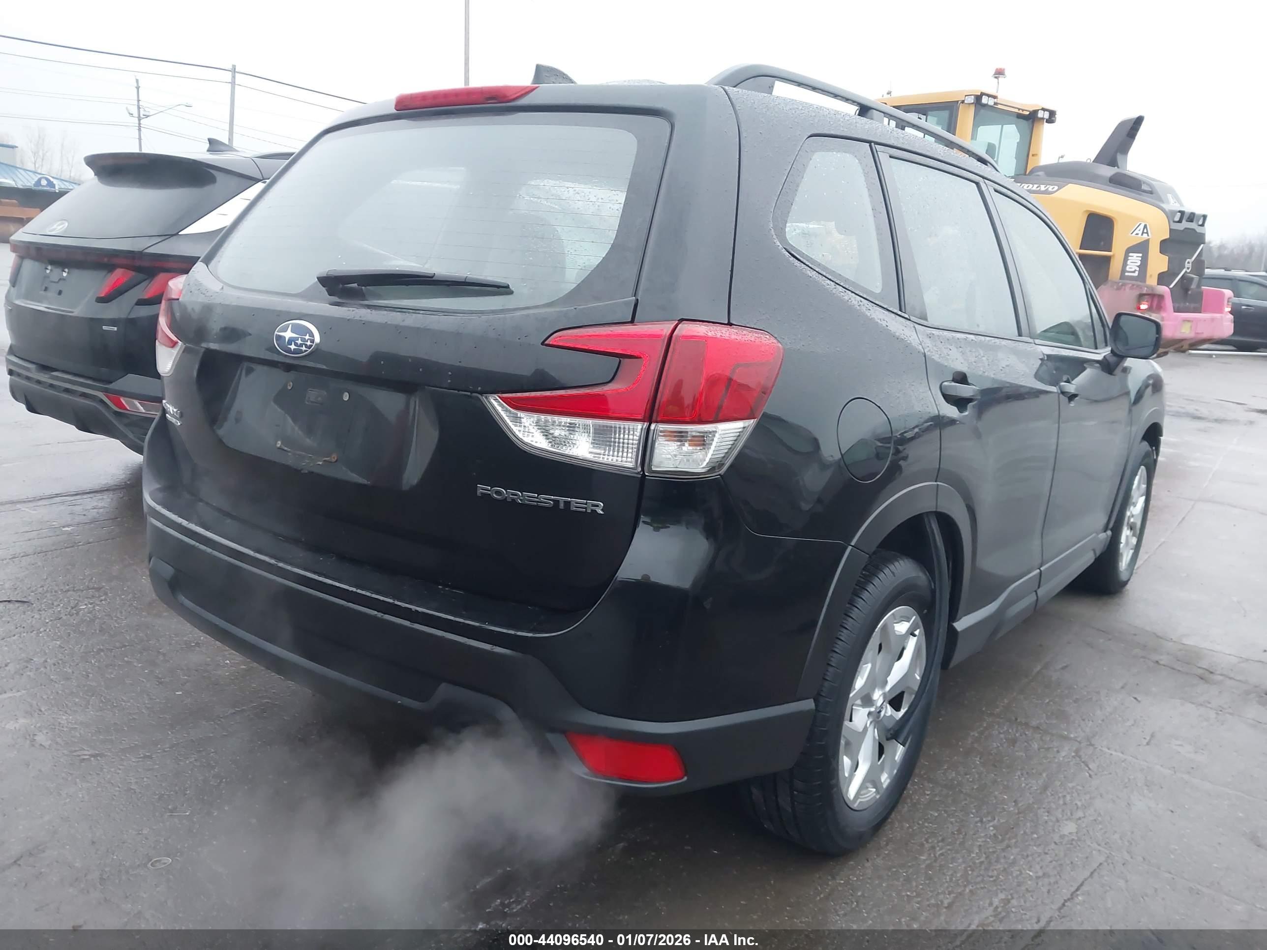 SUBARU FORESTER image 4