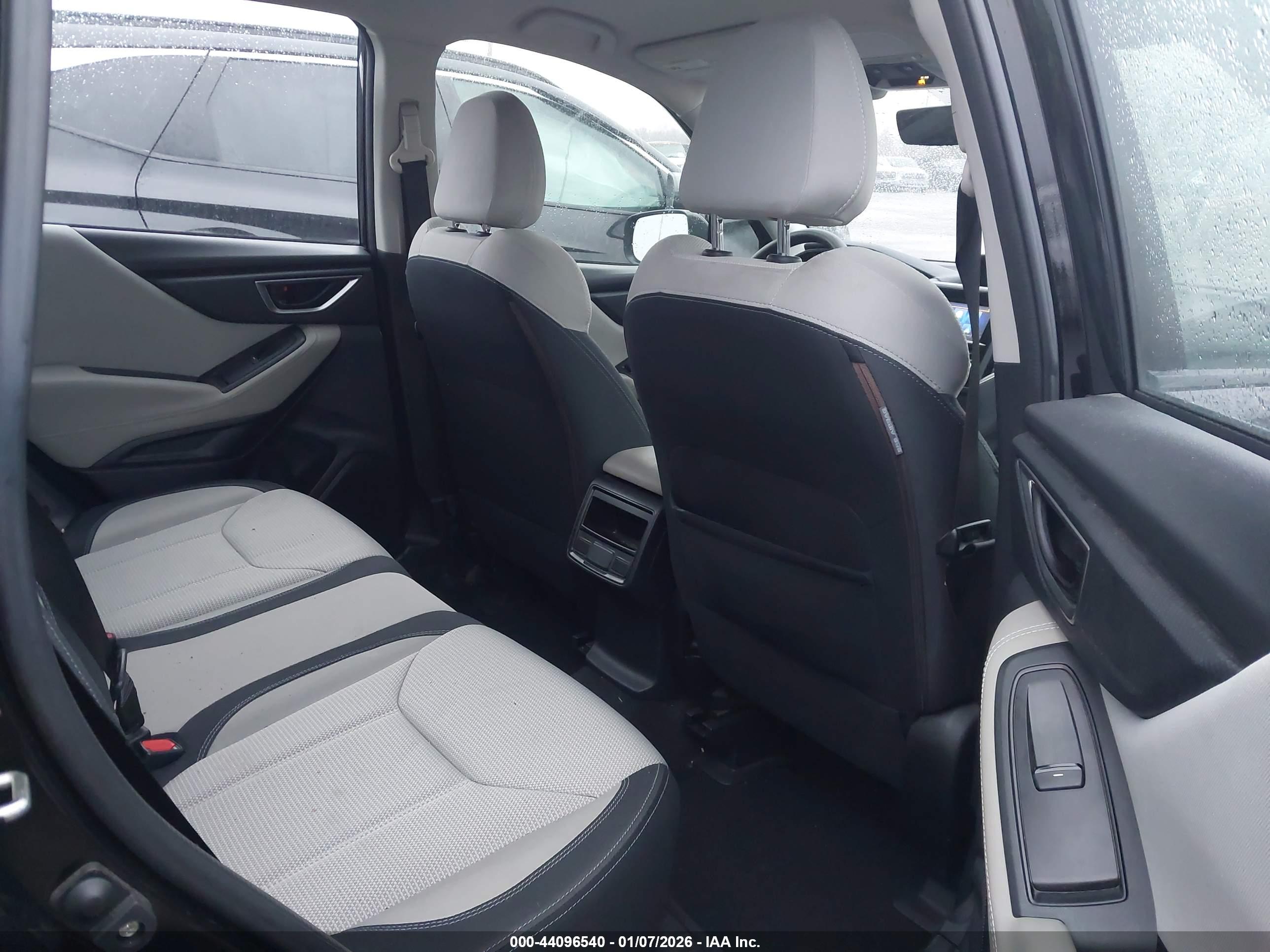 SUBARU FORESTER image 8