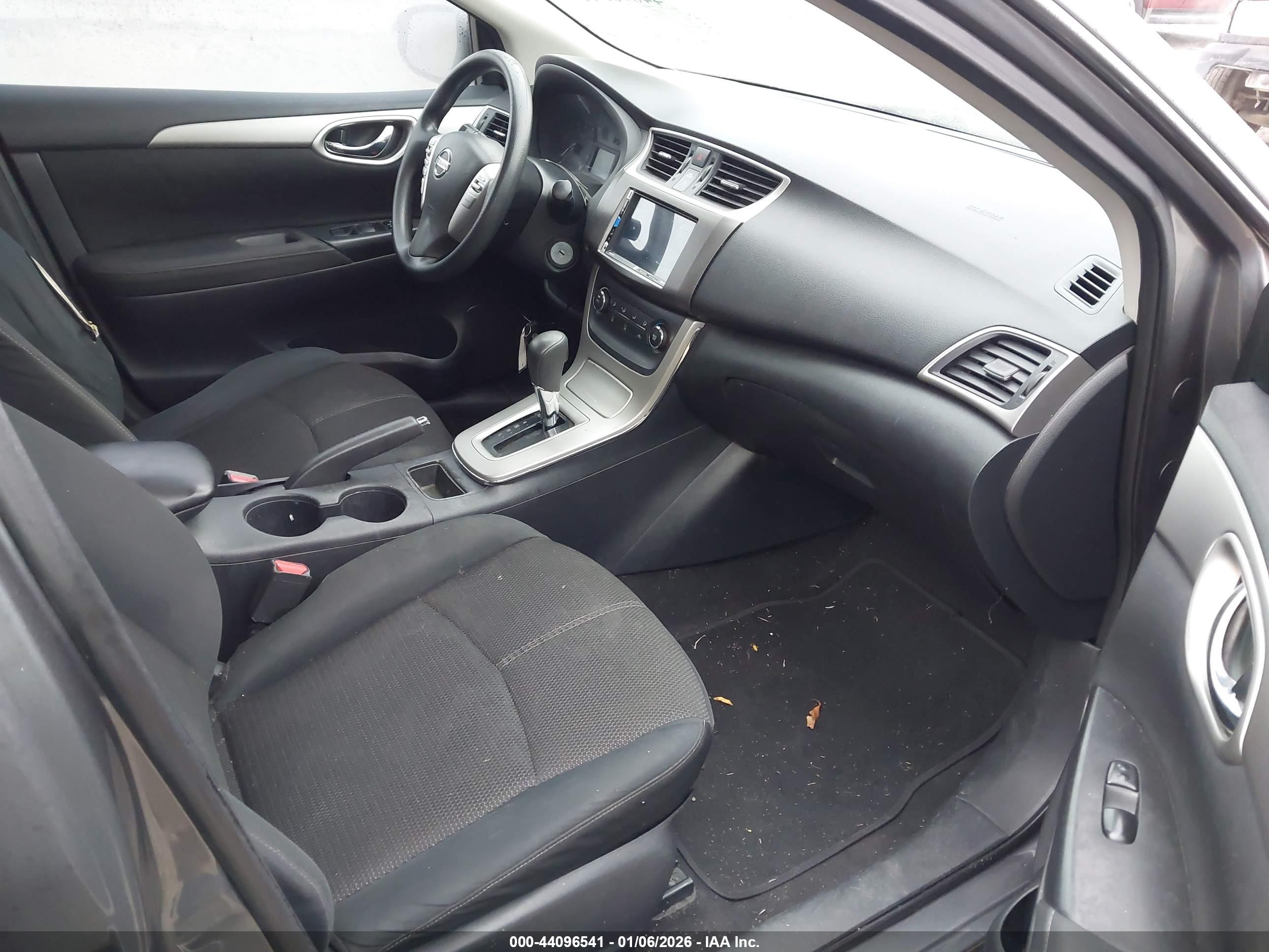 NISSAN SENTRA image 5