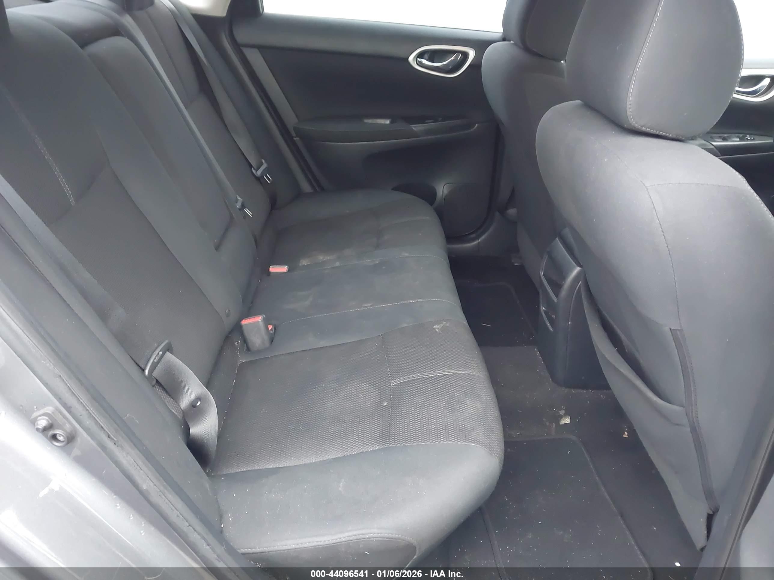 NISSAN SENTRA image 8