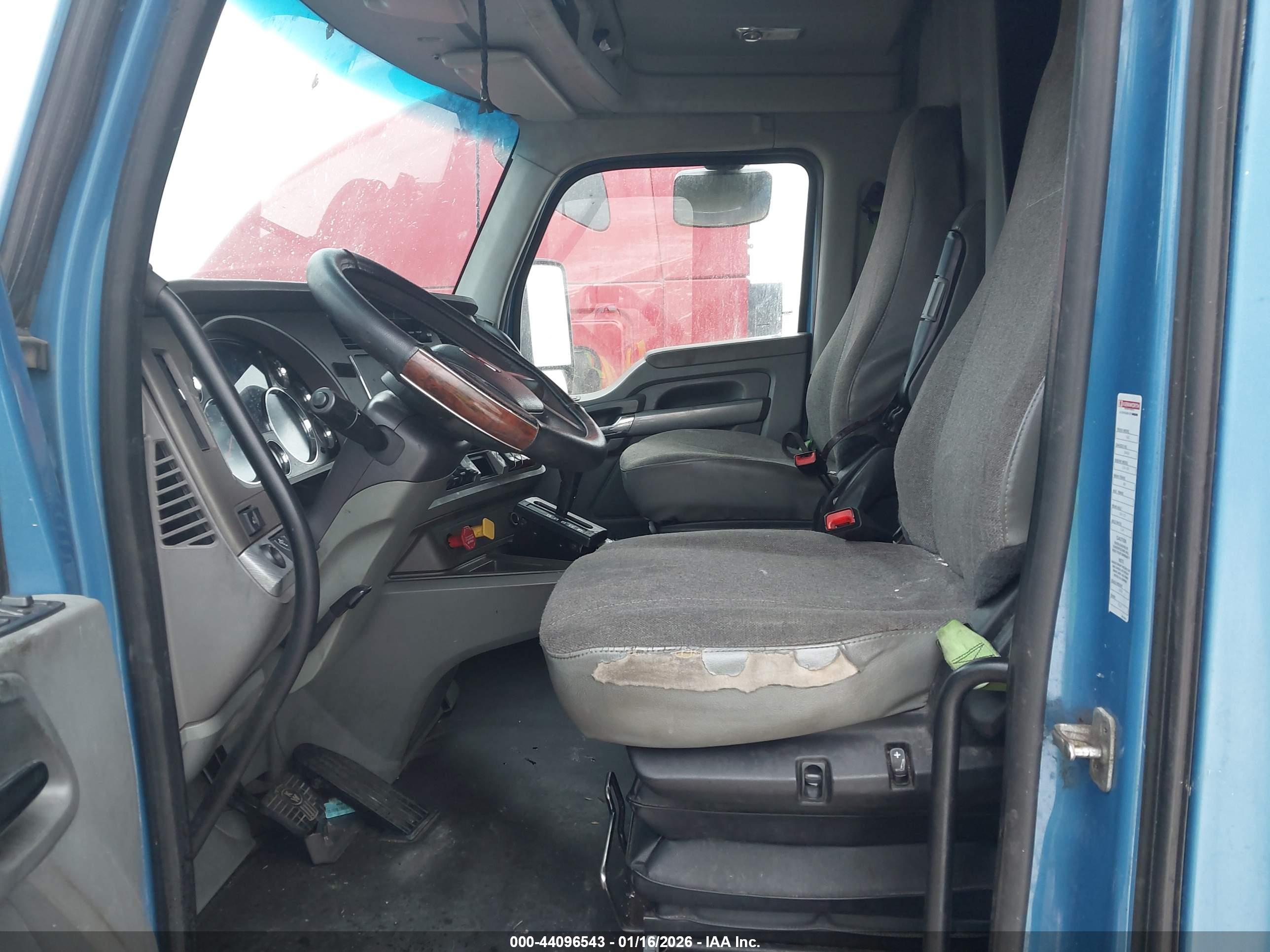 KENWORTH CONSTRUCTION image 8