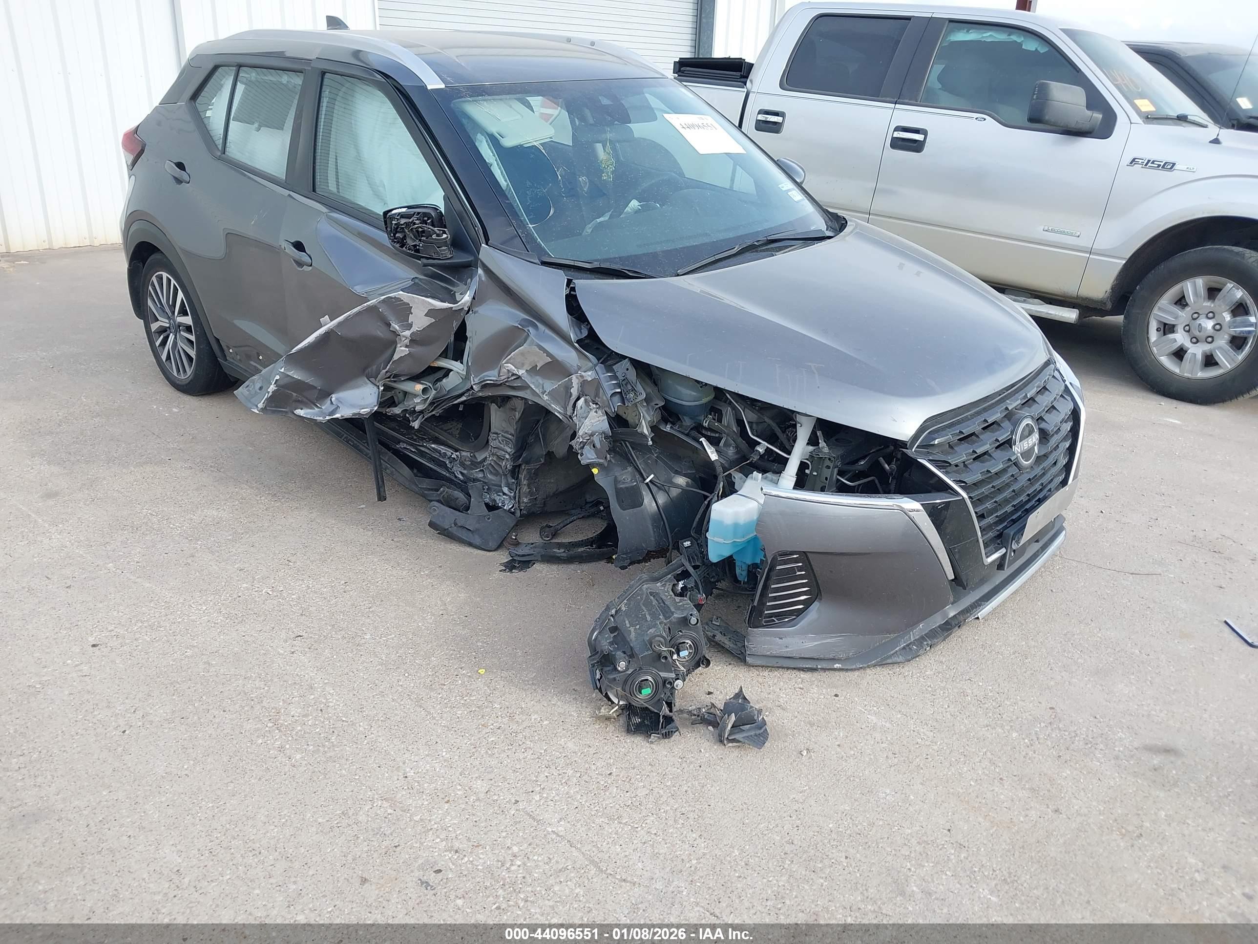 NISSAN KICKS image 6