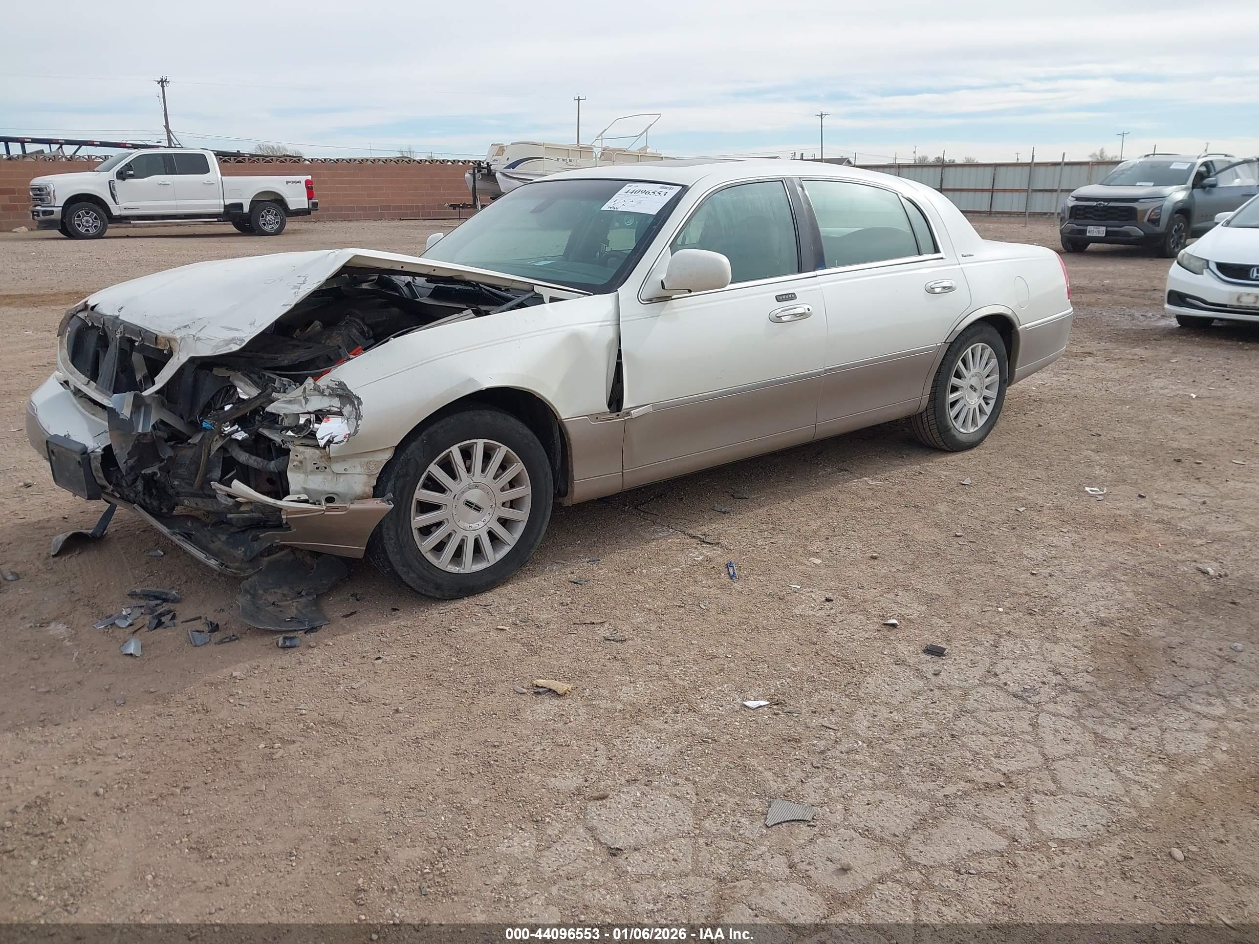 LINCOLN TOWN image 2