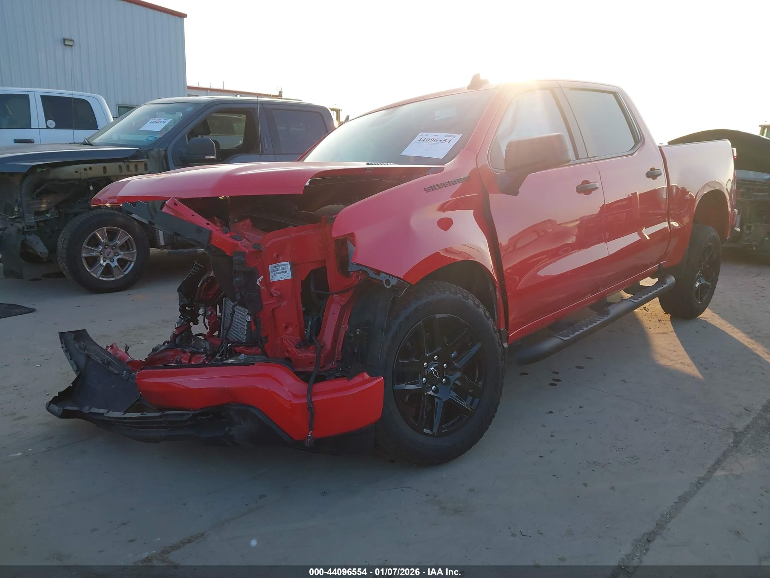 CHEVROLET SILVERADO image 2