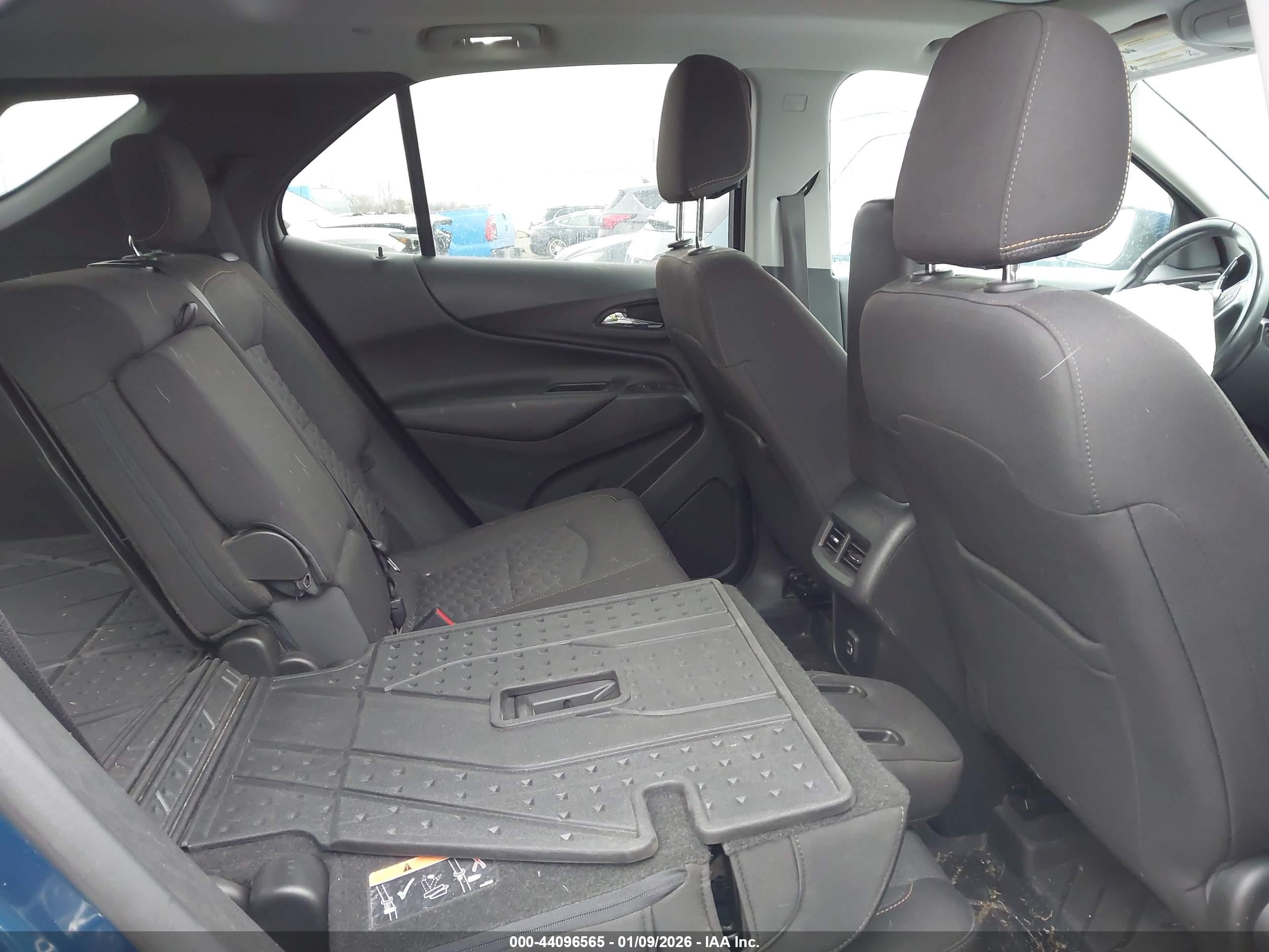 CHEVROLET EQUINOX image 8
