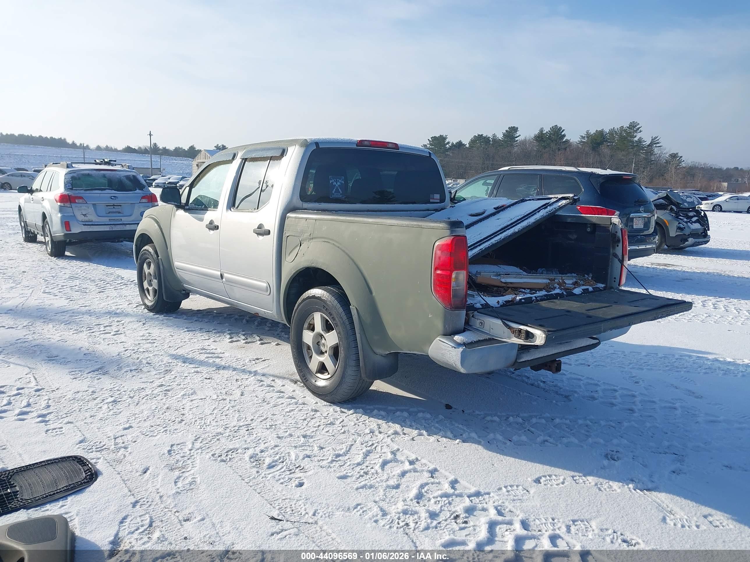NISSAN FRONTIER image 3