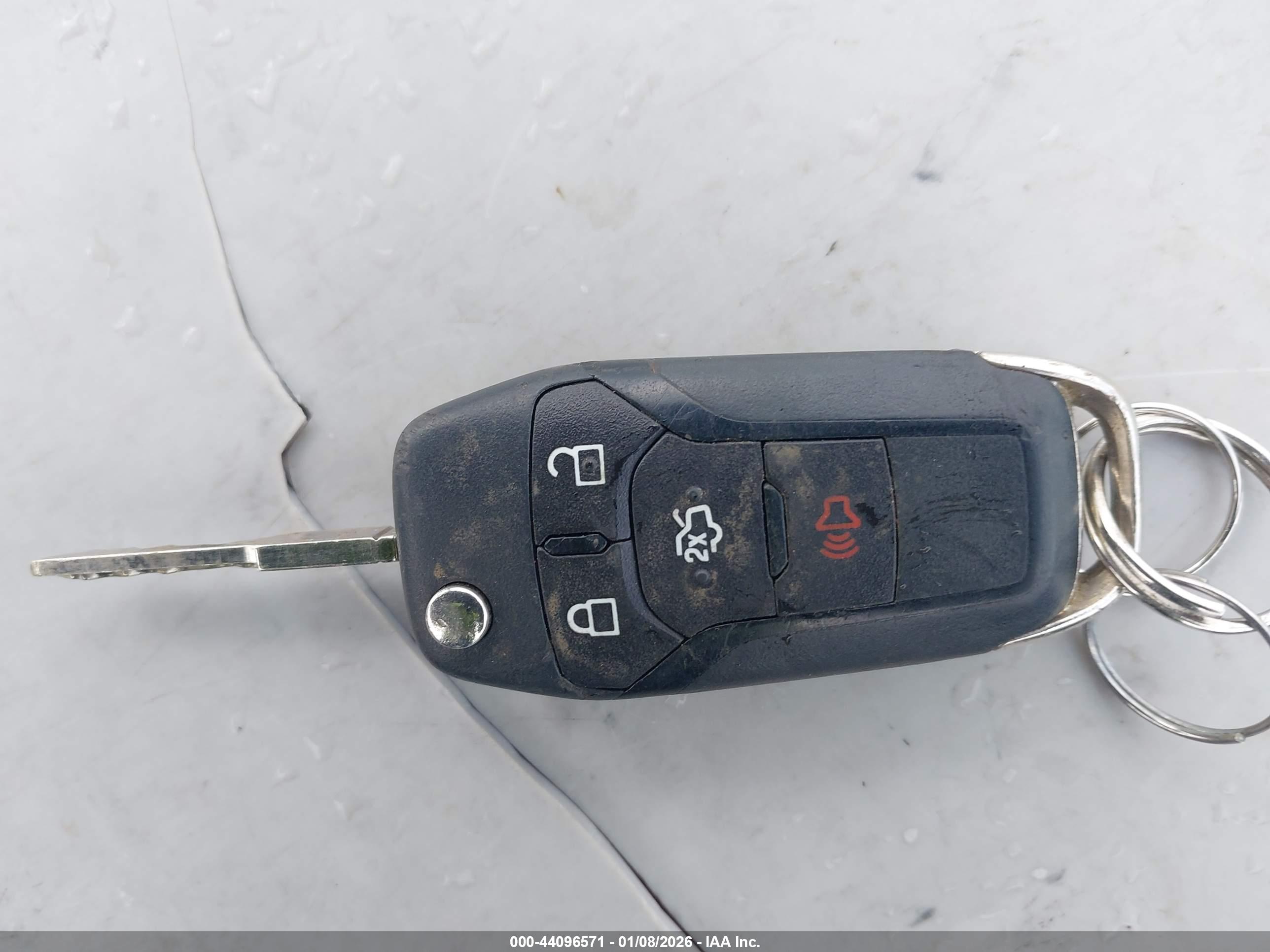 FORD FUSION image 11