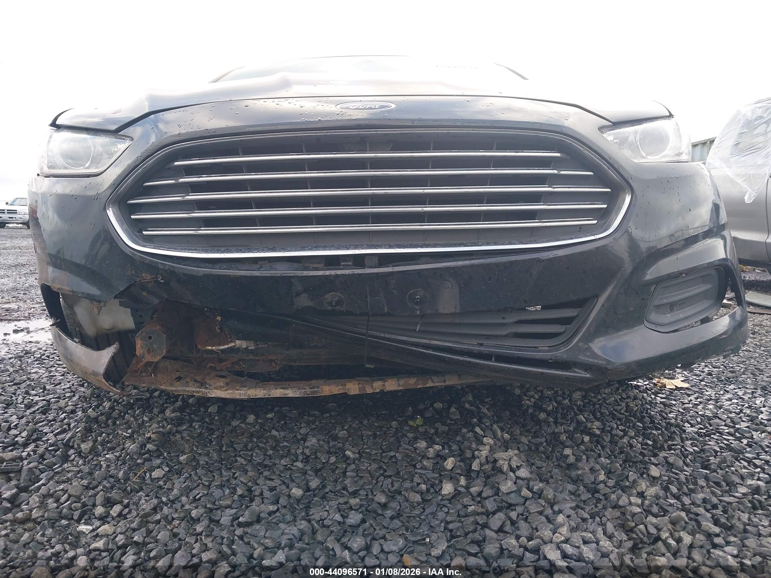 FORD FUSION image 6