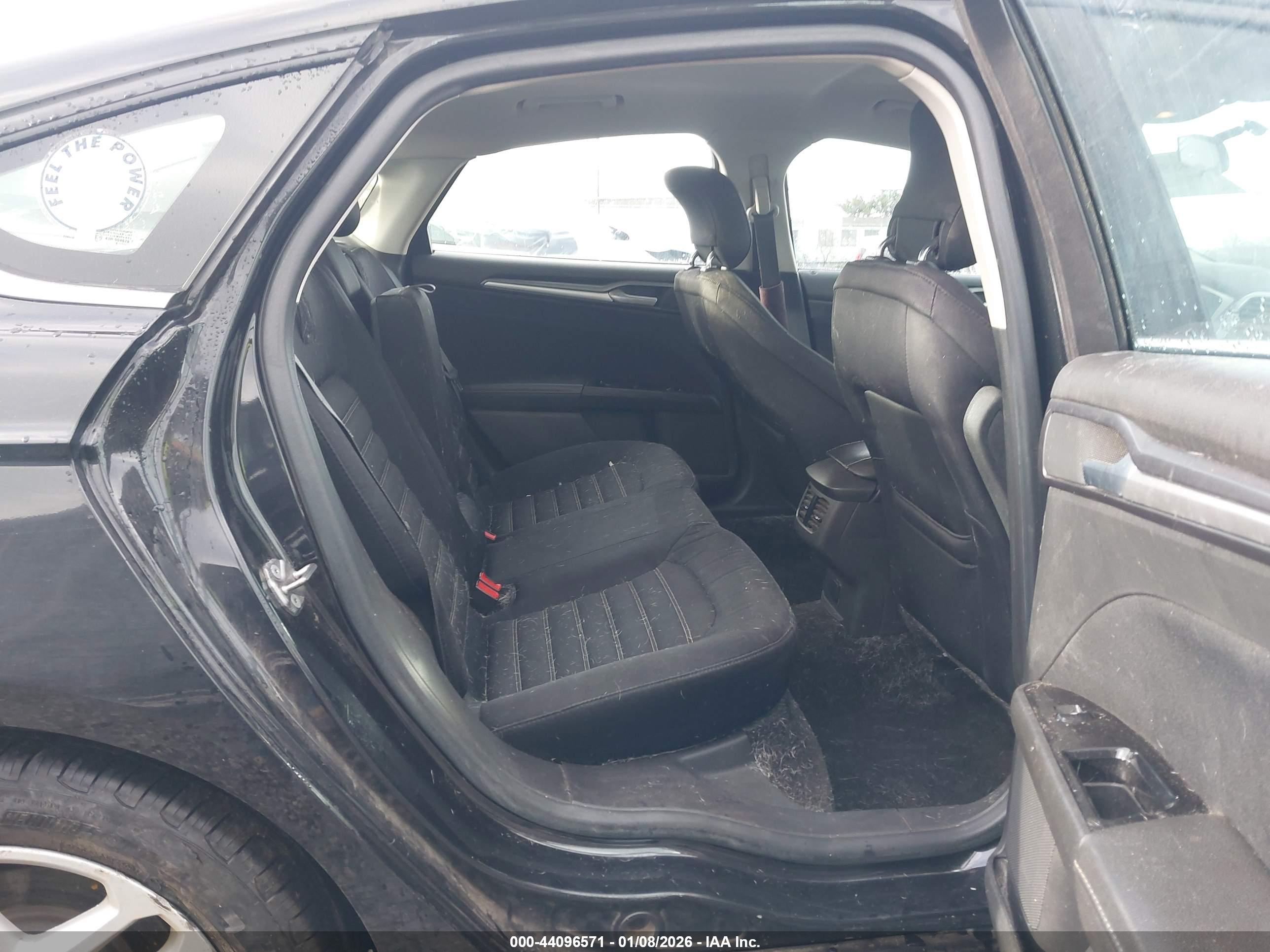 FORD FUSION image 8
