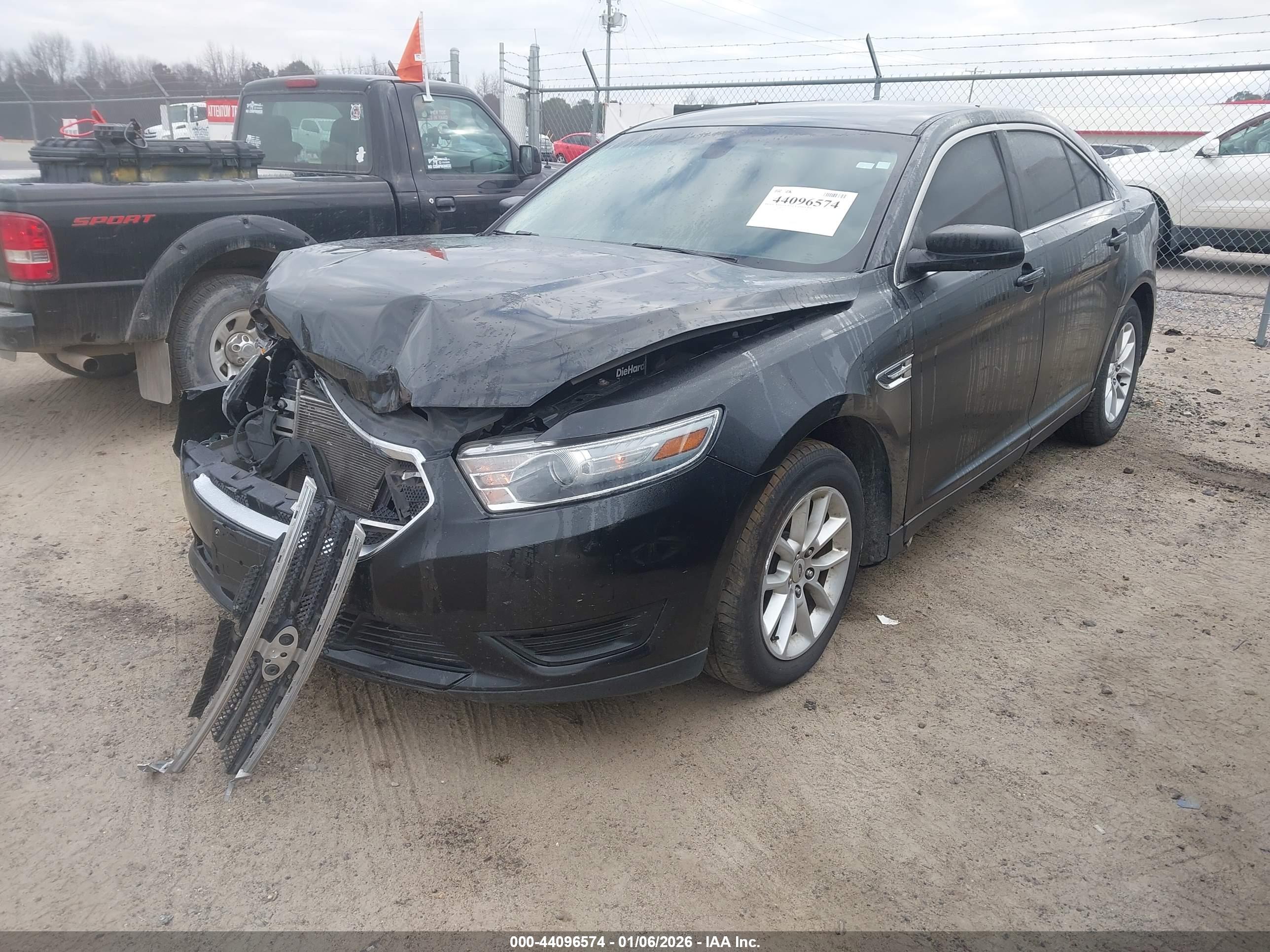 FORD TAURUS image 2
