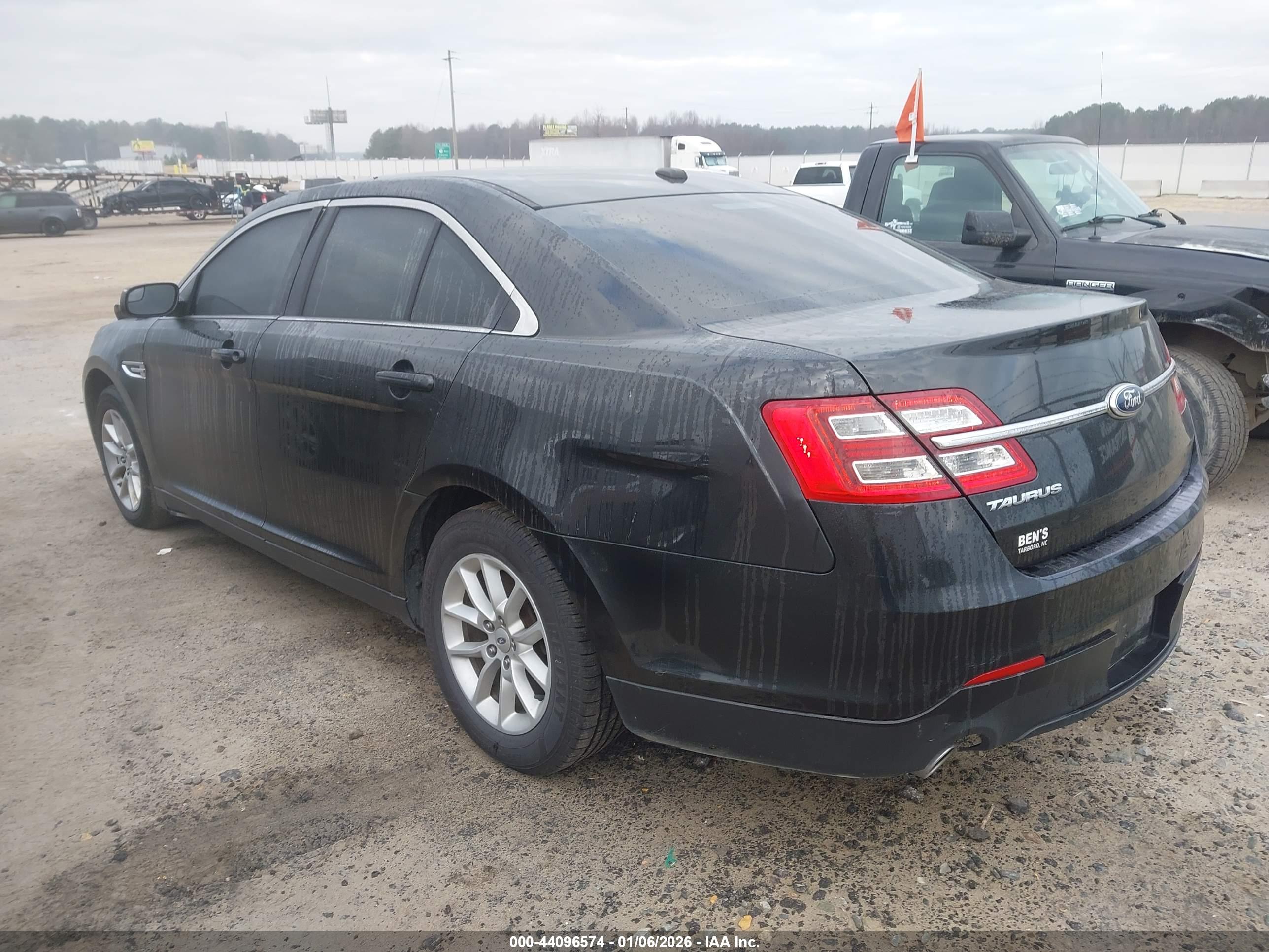 FORD TAURUS image 3