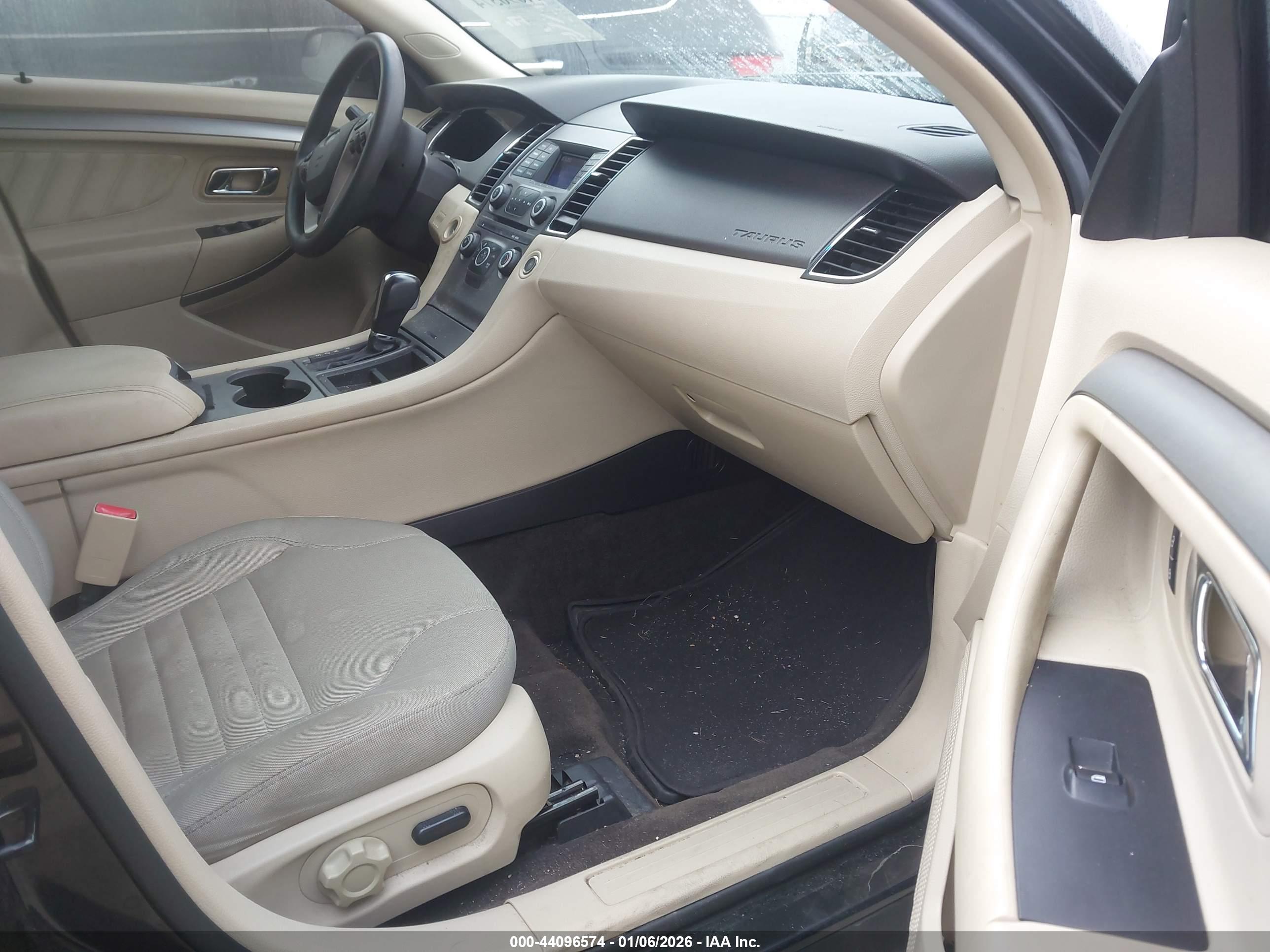 FORD TAURUS image 5