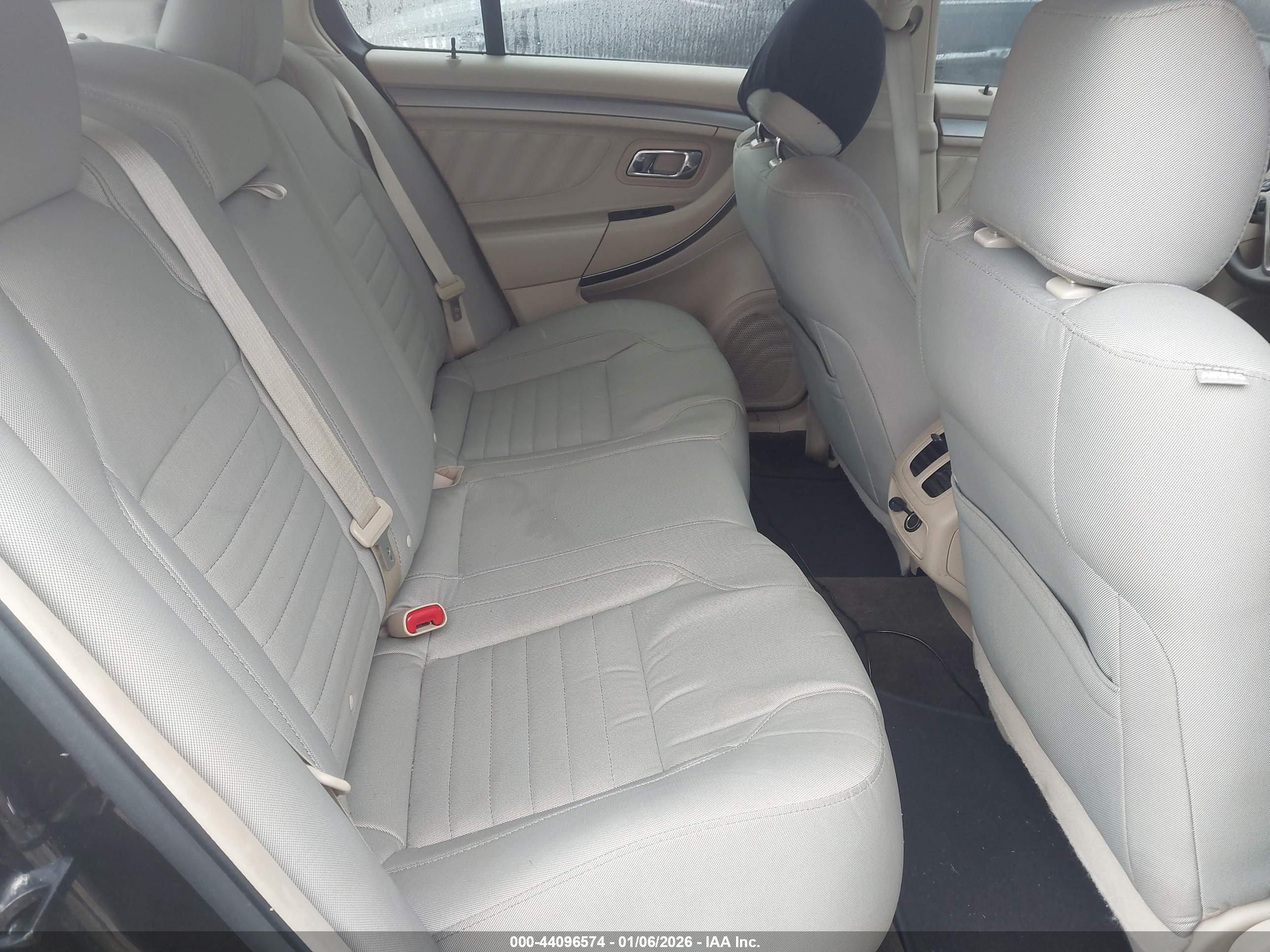 FORD TAURUS image 8
