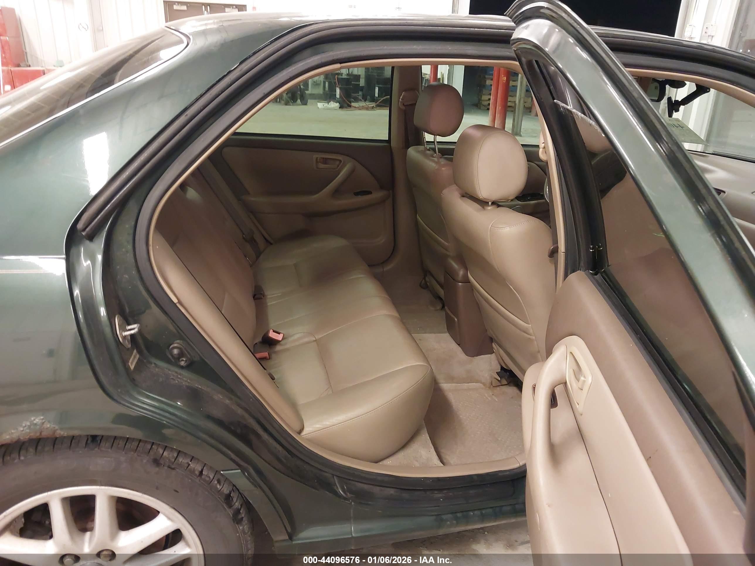 TOYOTA CAMRY image 8