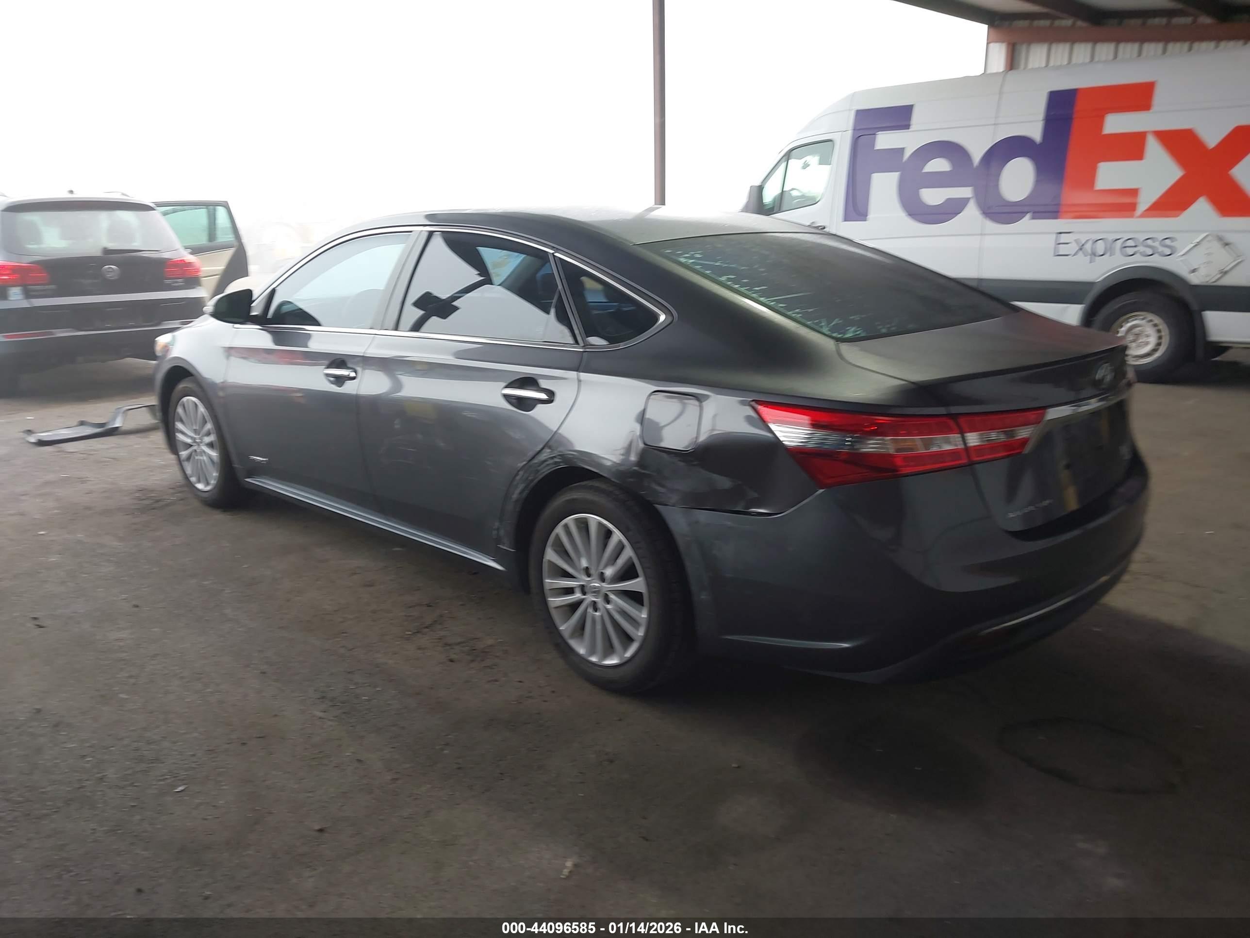 TOYOTA AVALON image 3