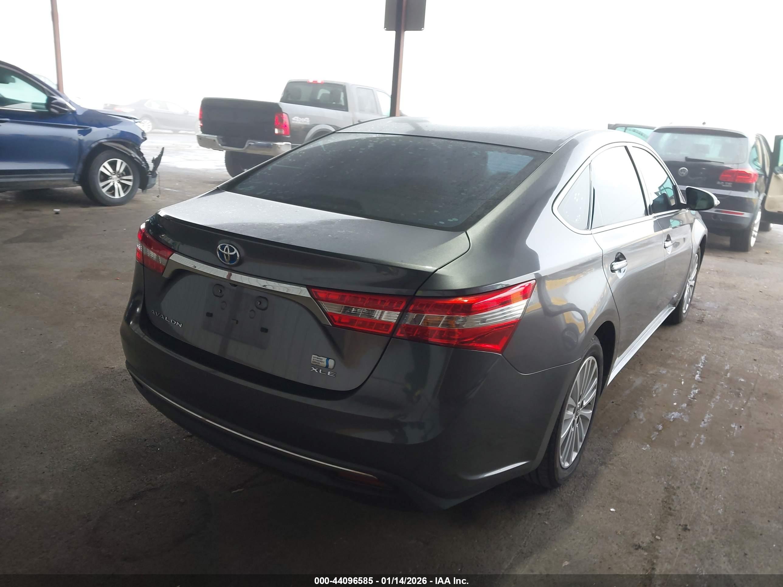 TOYOTA AVALON image 4