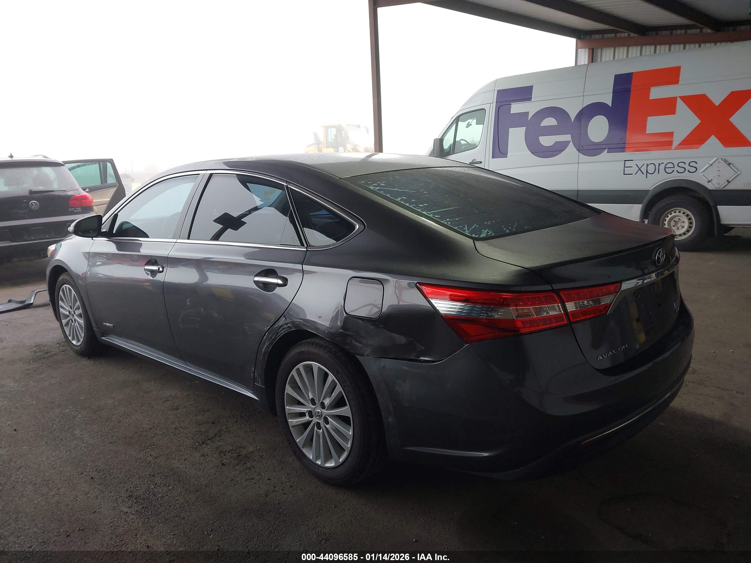 TOYOTA AVALON image 6