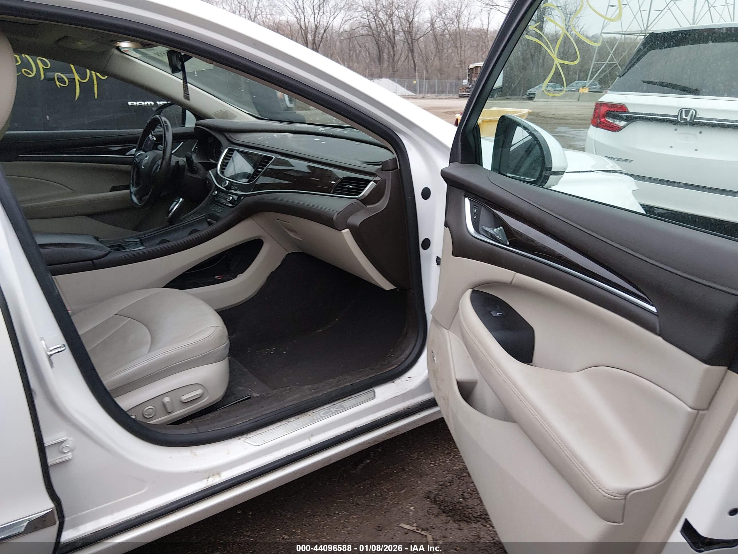BUICK LACROSSE image 5