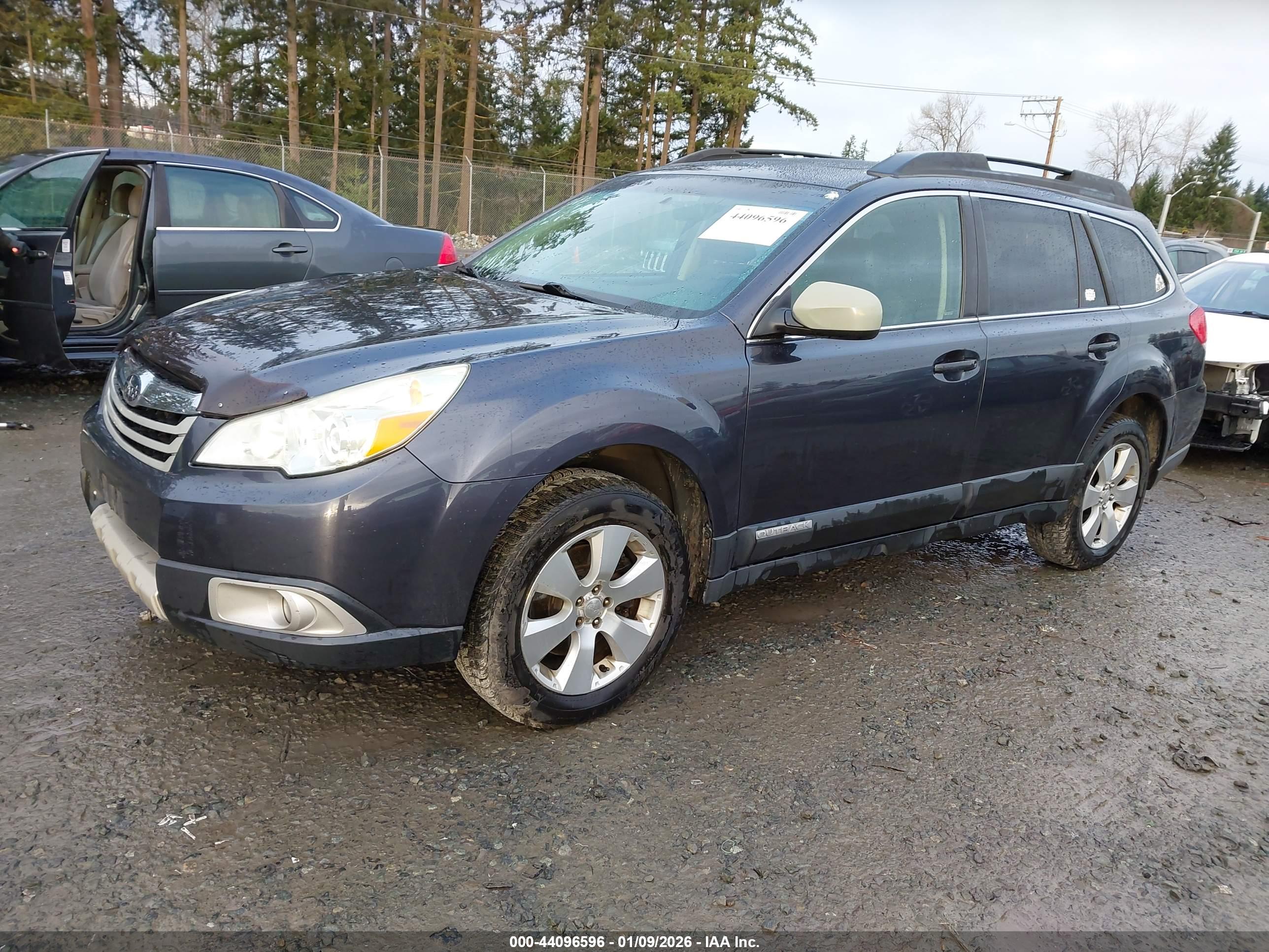 SUBARU OUTBACK image 2