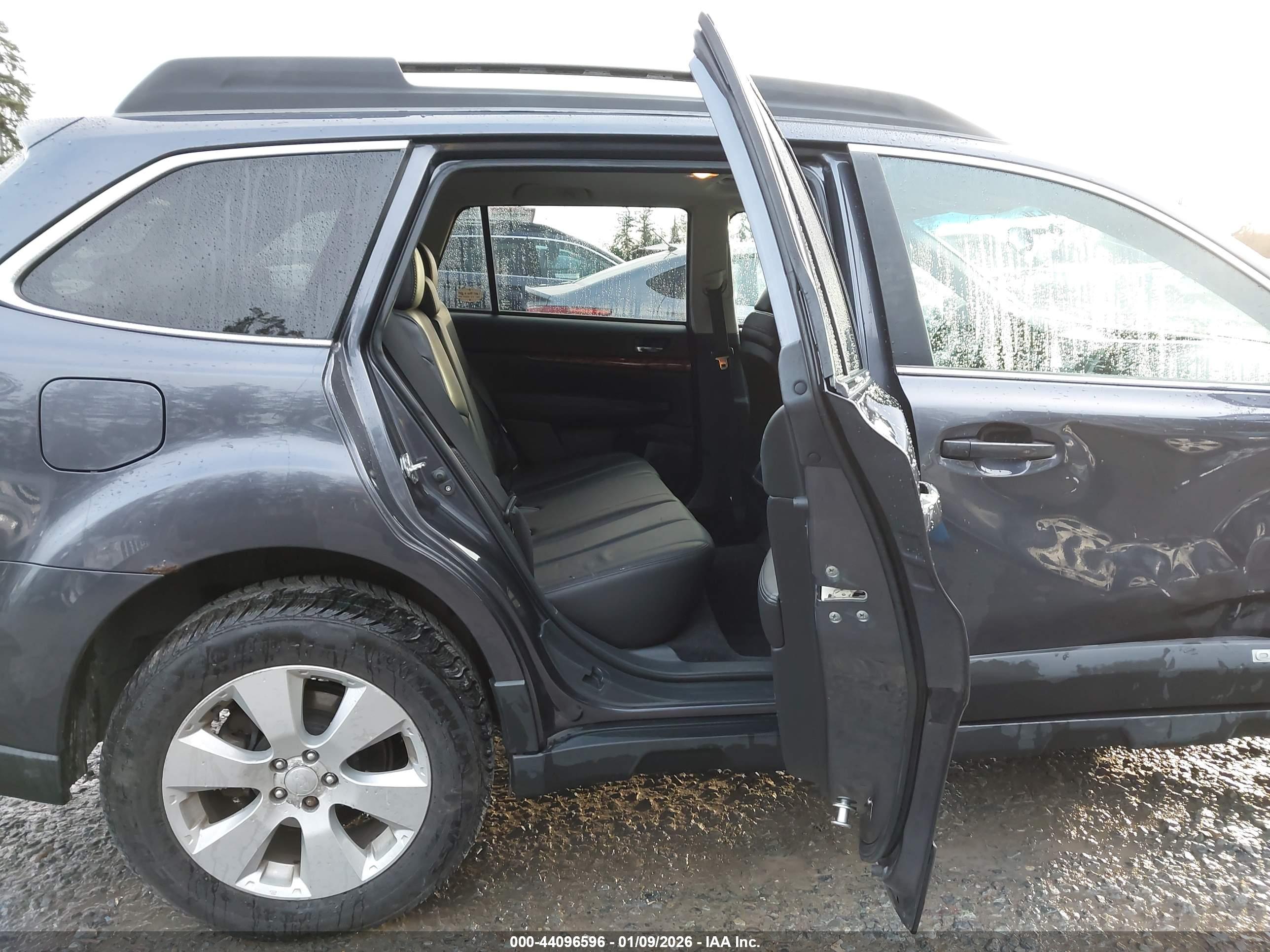 SUBARU OUTBACK image 8